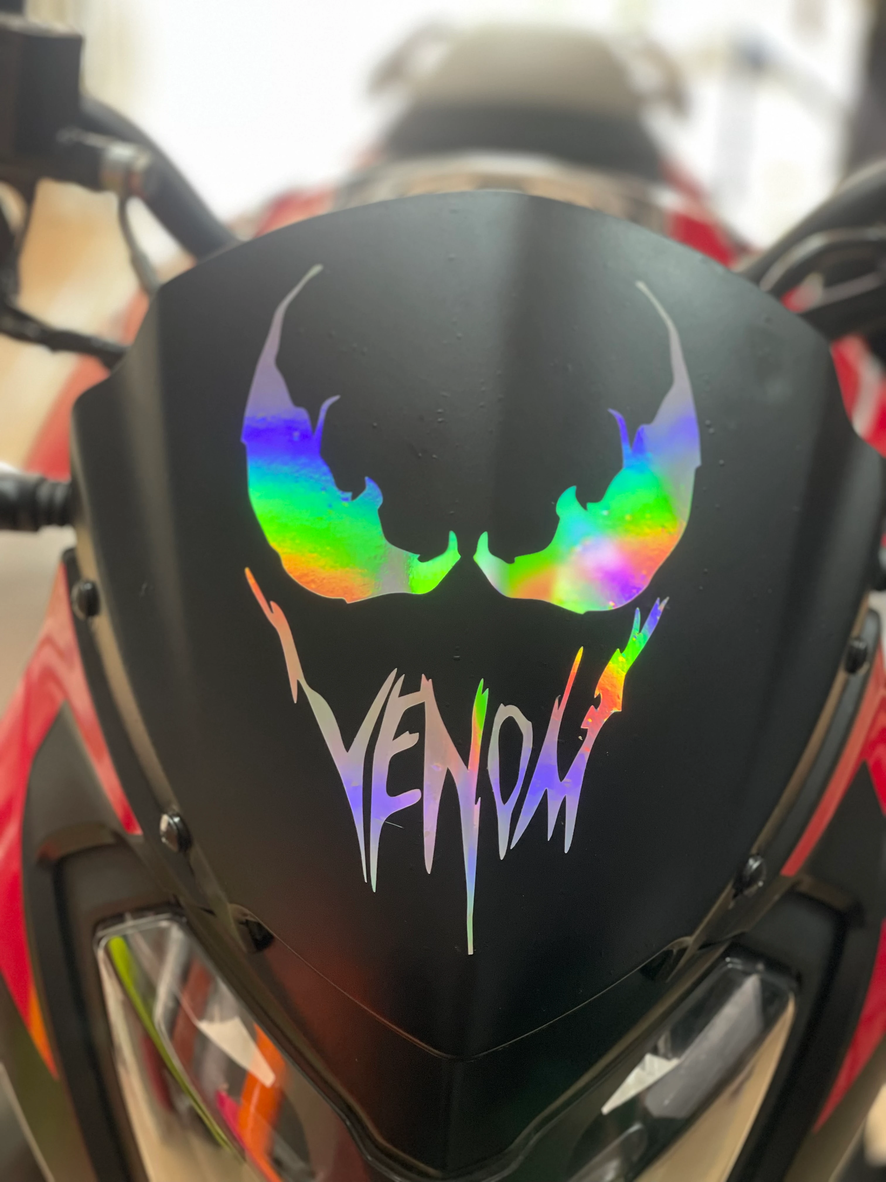 Motosiklet için Hologramlı Venom Sticker (20CMx14CM)