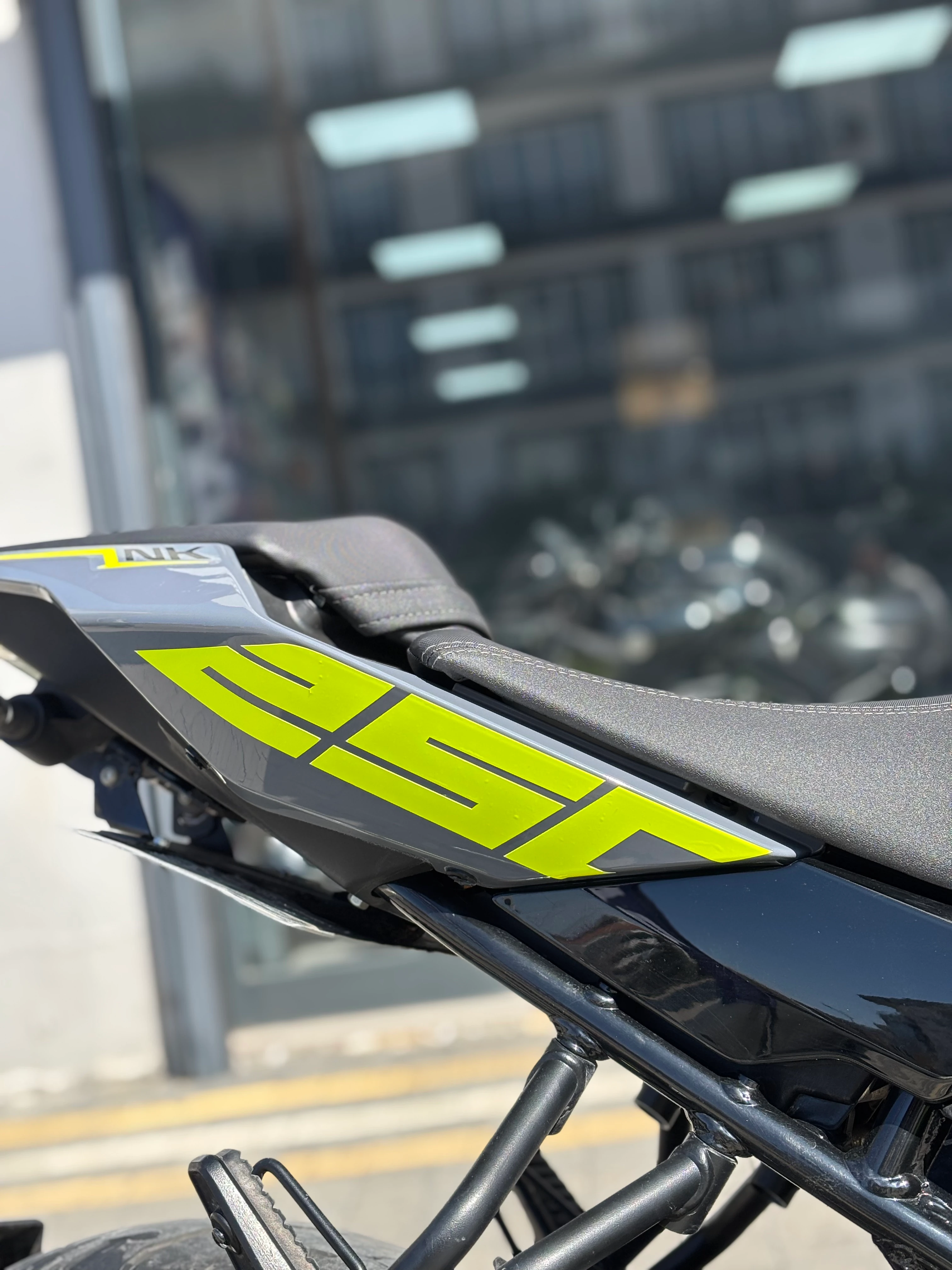 CFMOTO NK250 için Komple Neon Sarı Sticker Seti (20 Parça)