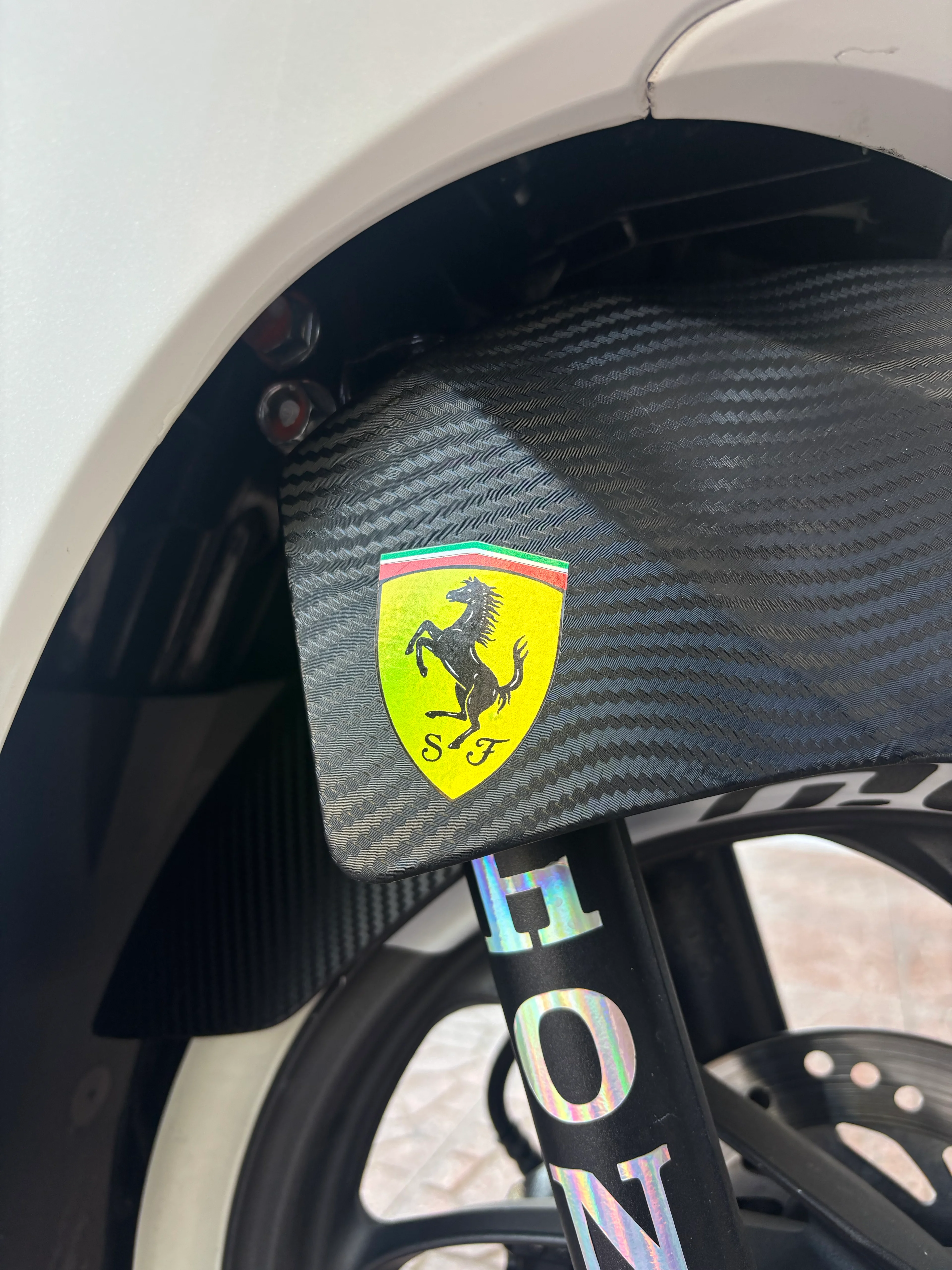 Motosiklet için Hologramlı Ferrari Sticker Etiket 