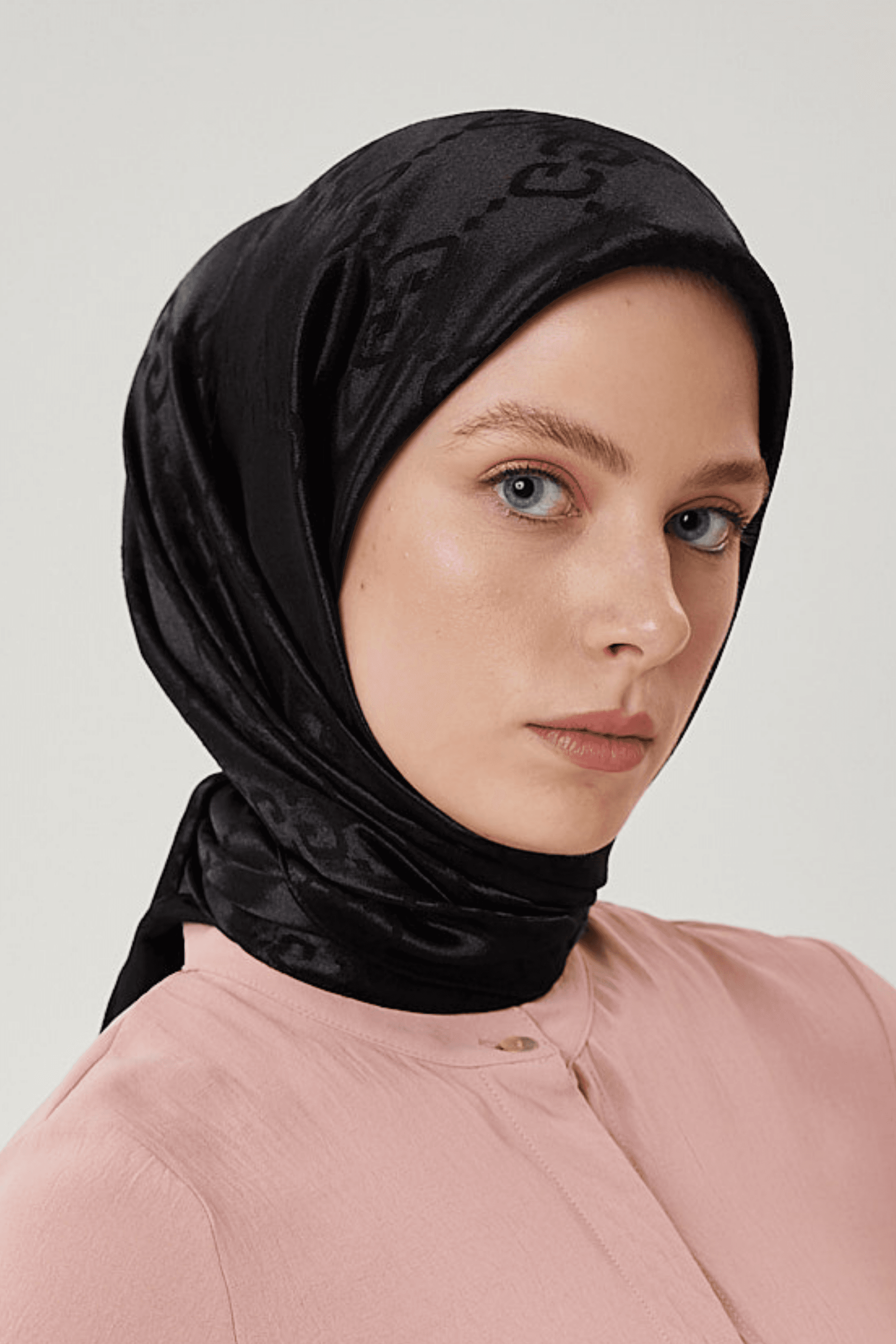 Siyah G Desen Parlak Jakar Eşarp