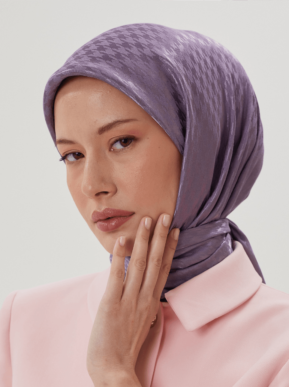 Lila Kazayağı Desen Parlak Jakar Eşarp