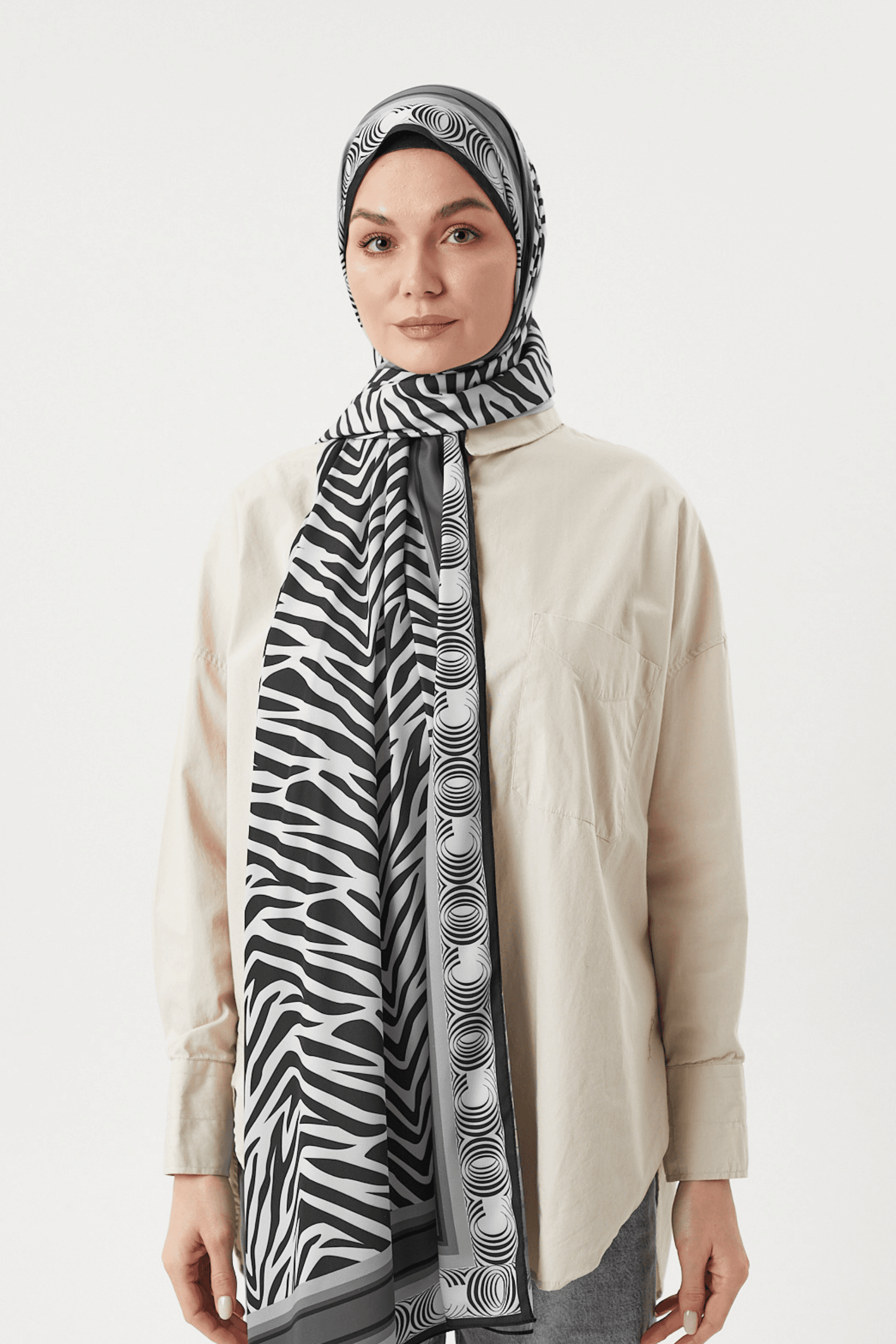 Siyah Zebra Desen İpeksi Şal	