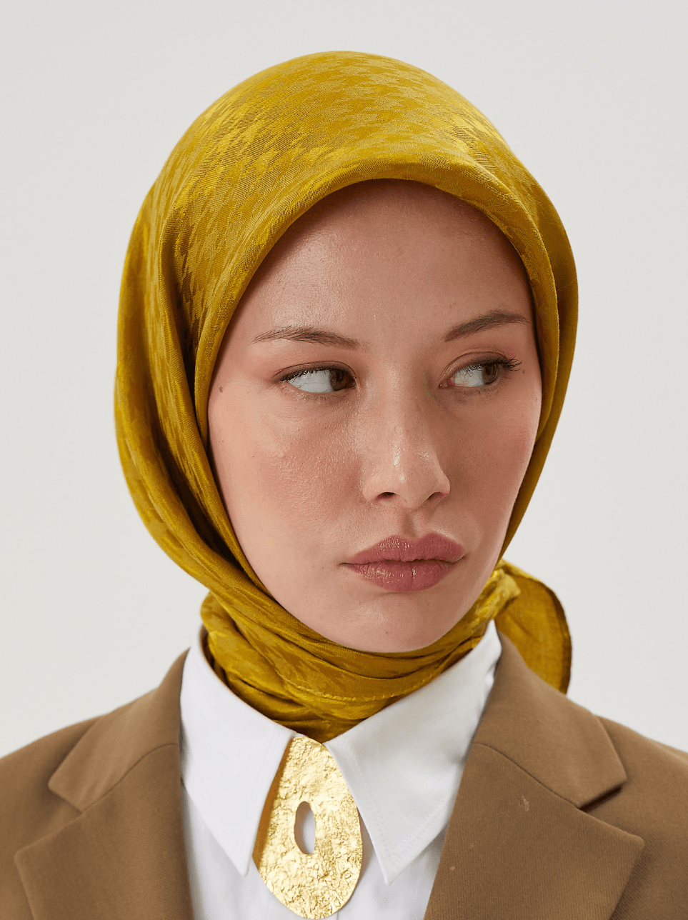 Olive Kazayağı Desen Parlak Jakar Eşarp
