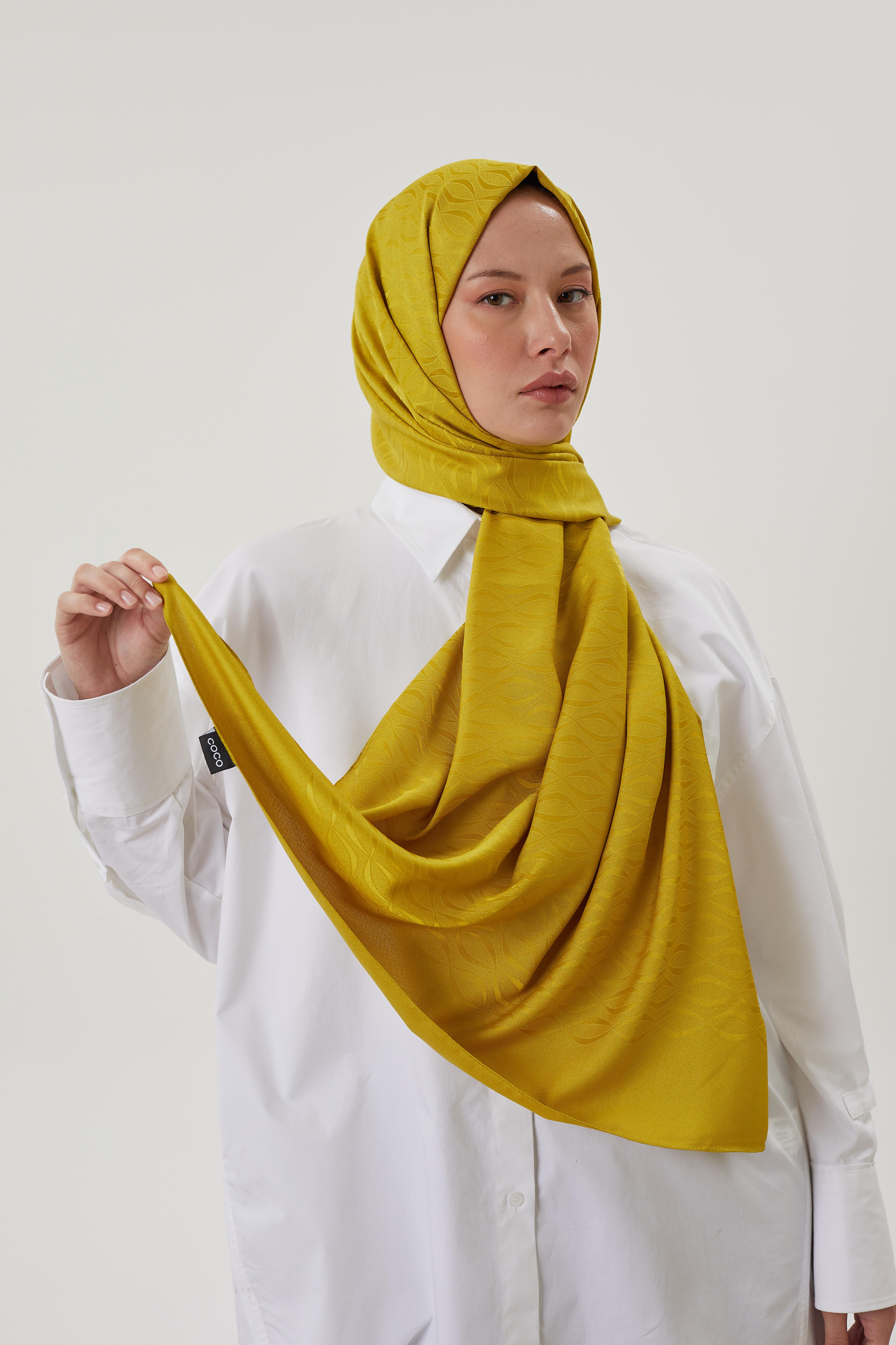 Olive Yeşili Shine Desen Jakar Şal	