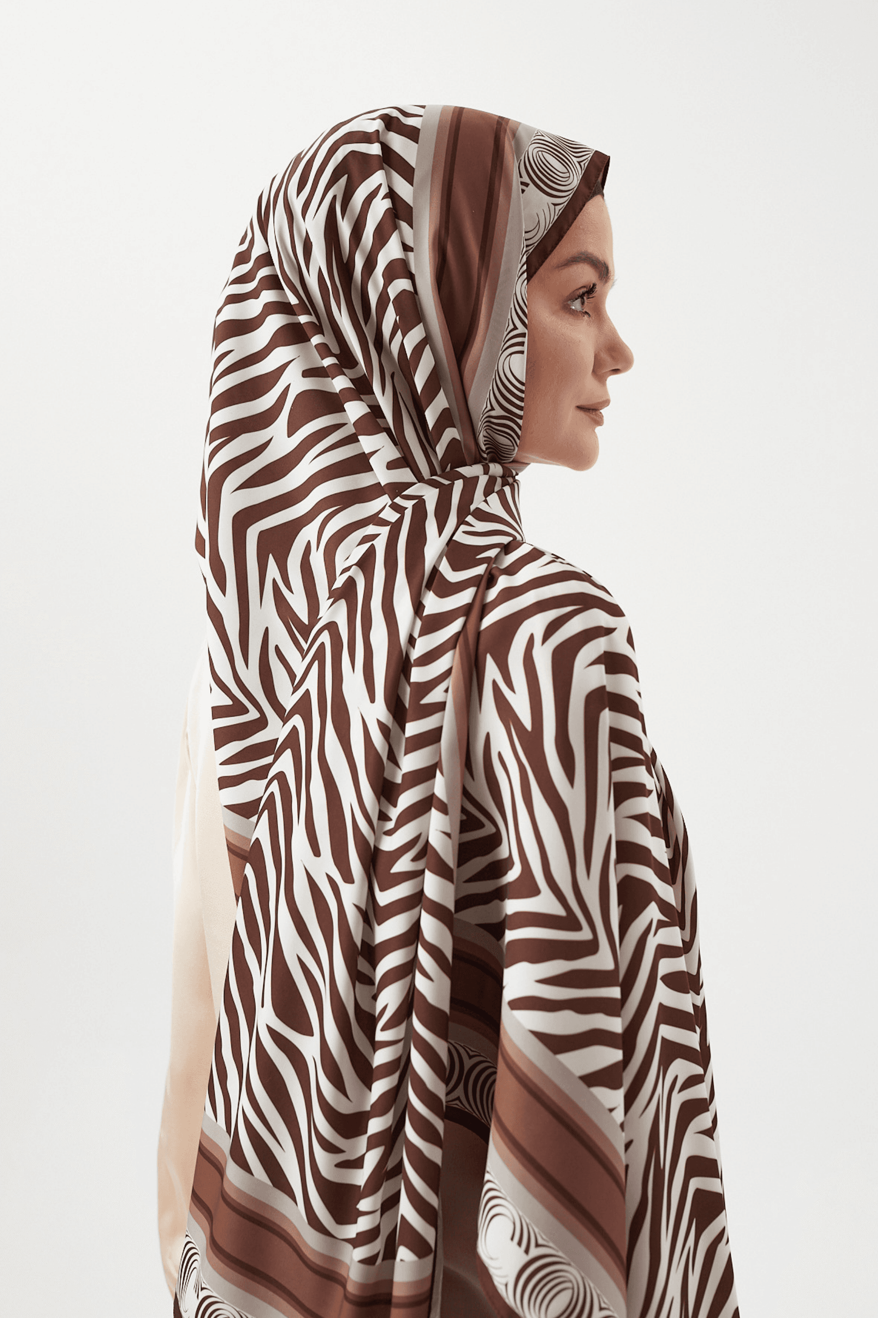 Acı Kahve Zebra Desen İpeksi Şal	