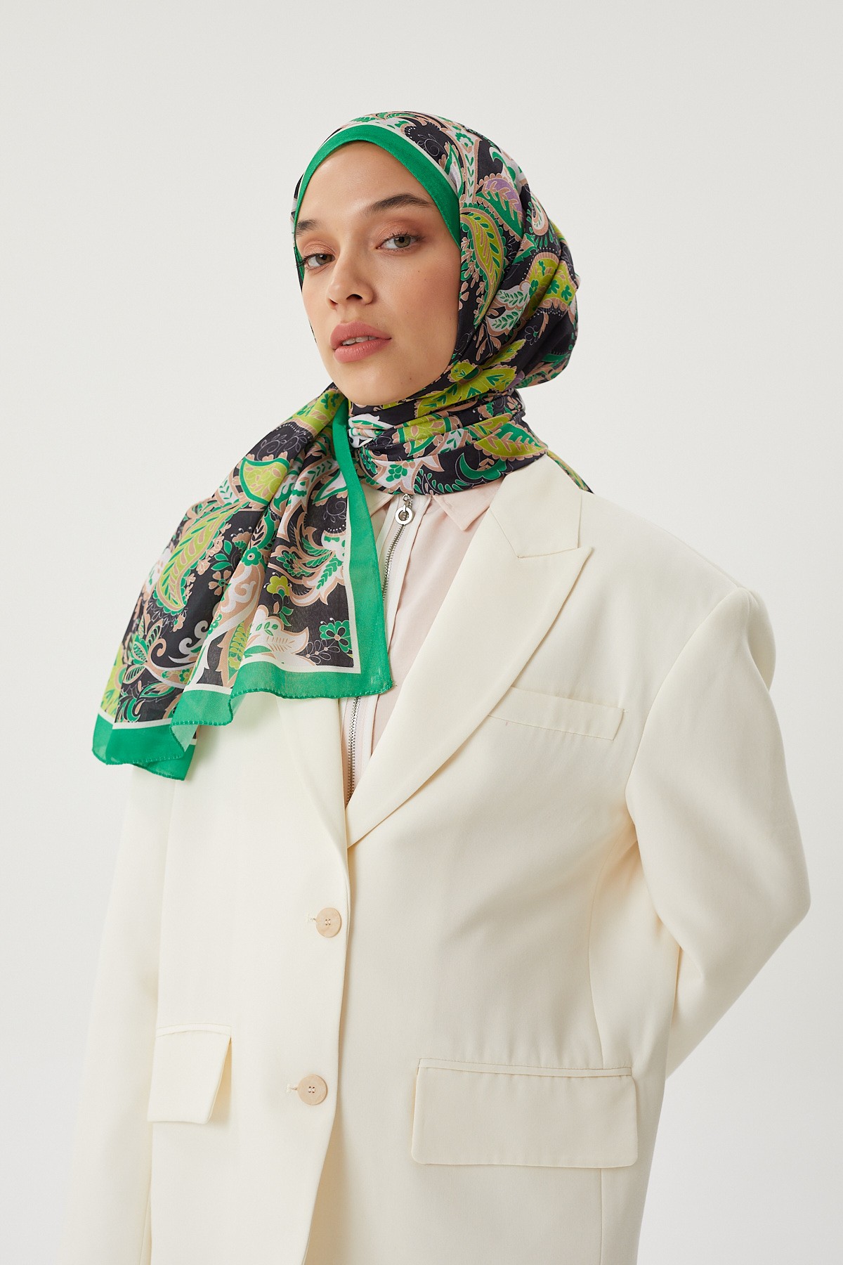 Benetton & Siyah Retro Desen Şal	