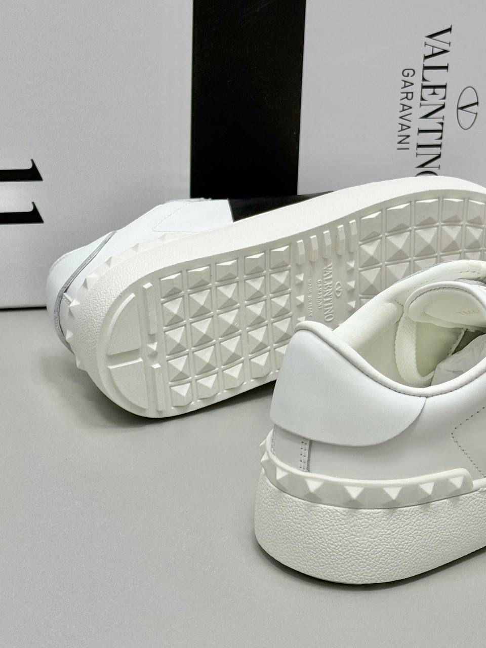 Valentino Garavani Women White-Black ( PREMİUM )
