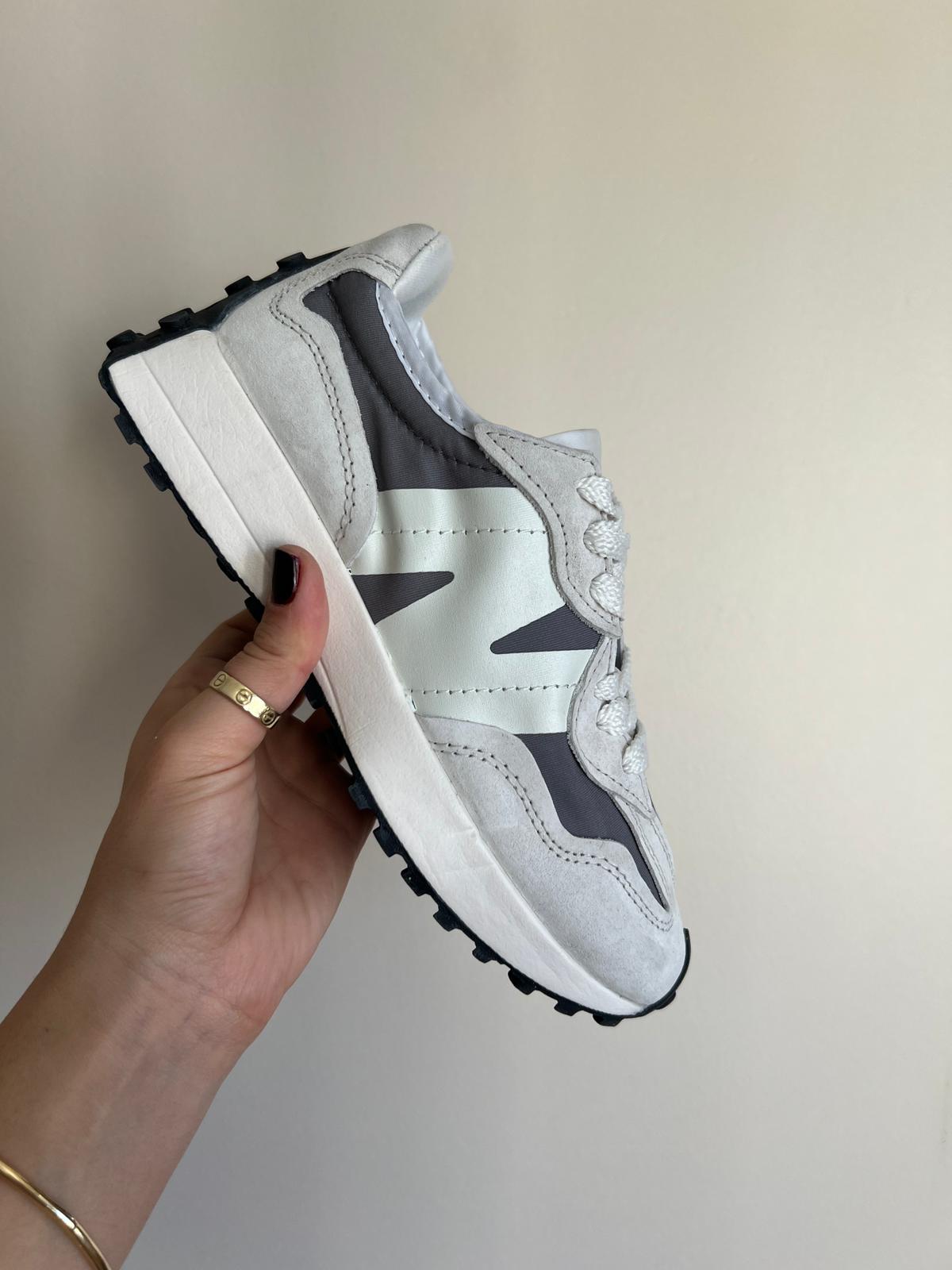 New Balance 327 Cream 