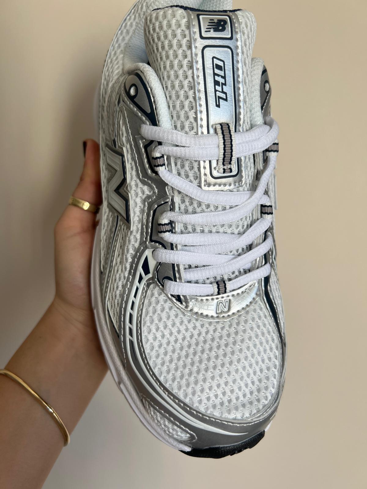 New Balance 740 Silver Black ( Dar Kalıp )