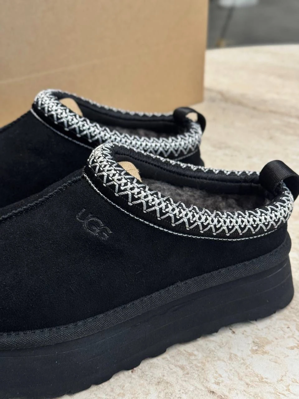 UGG PLATFORM CHINA BLACK ( Dar Kalıp )