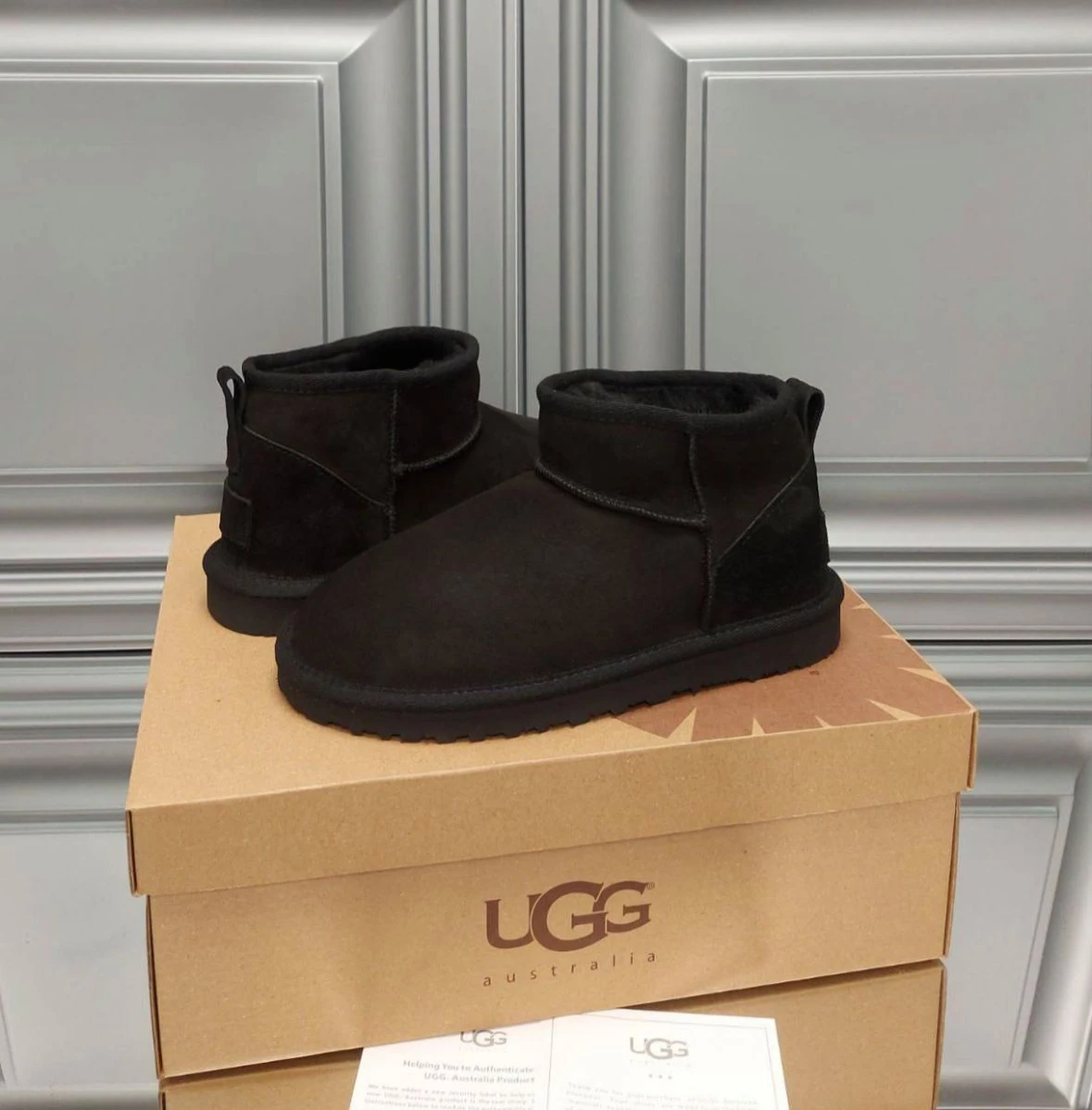 U.G.G M Classic Ultra Mini Black ( Dar Kalıp )