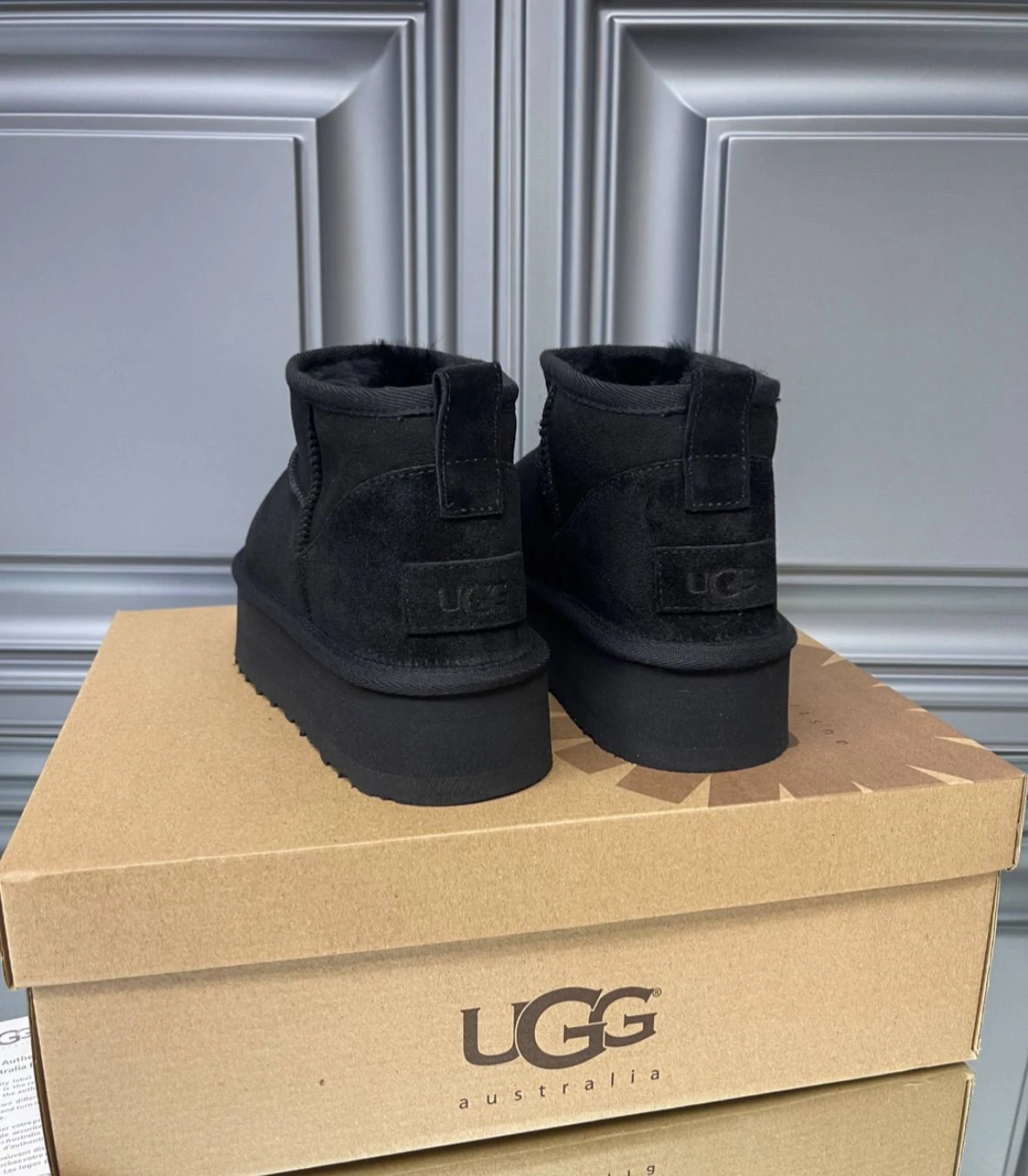 U.G.G W Platform Mini Black ( Dar Kalıp )