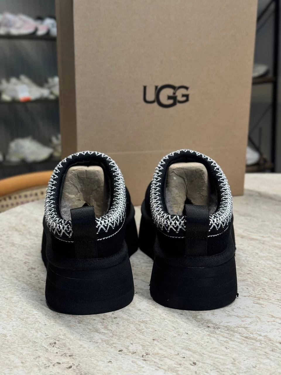UGG PLATFORM CHINA BLACK ( Dar Kalıp )