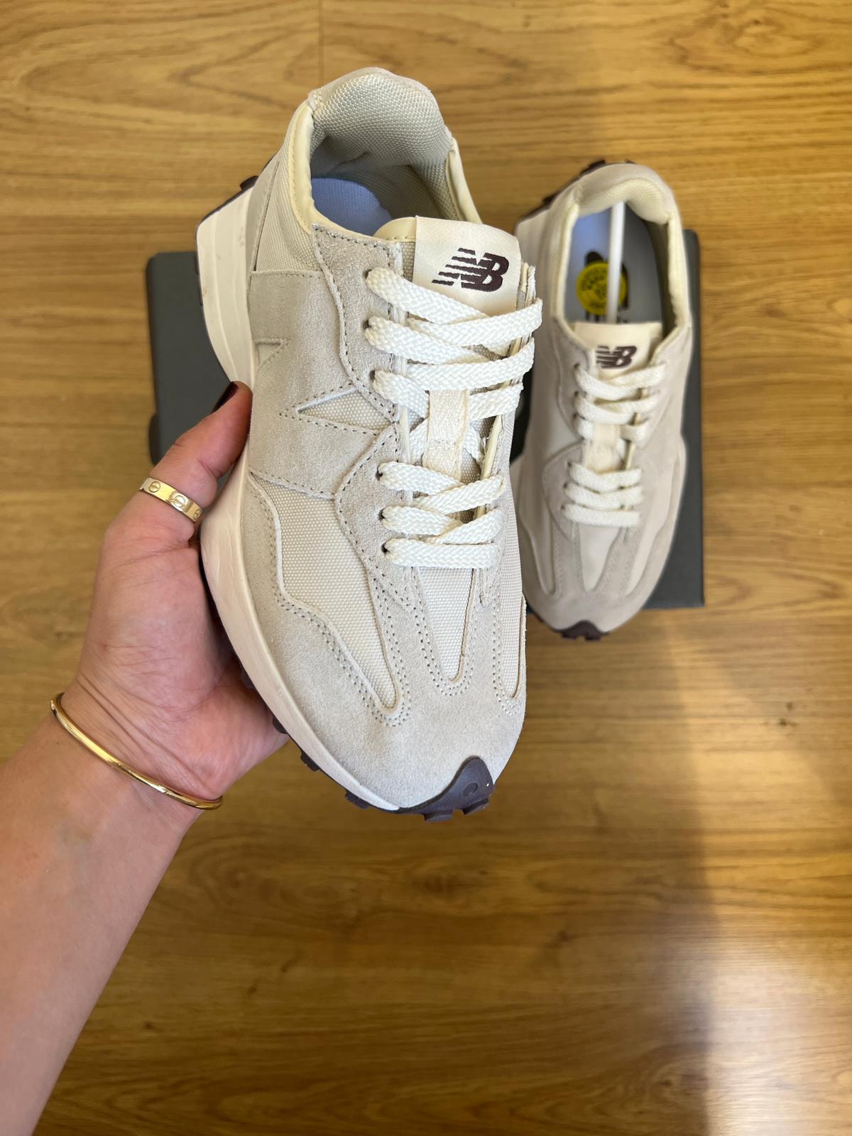 New Balance 327 Beige 