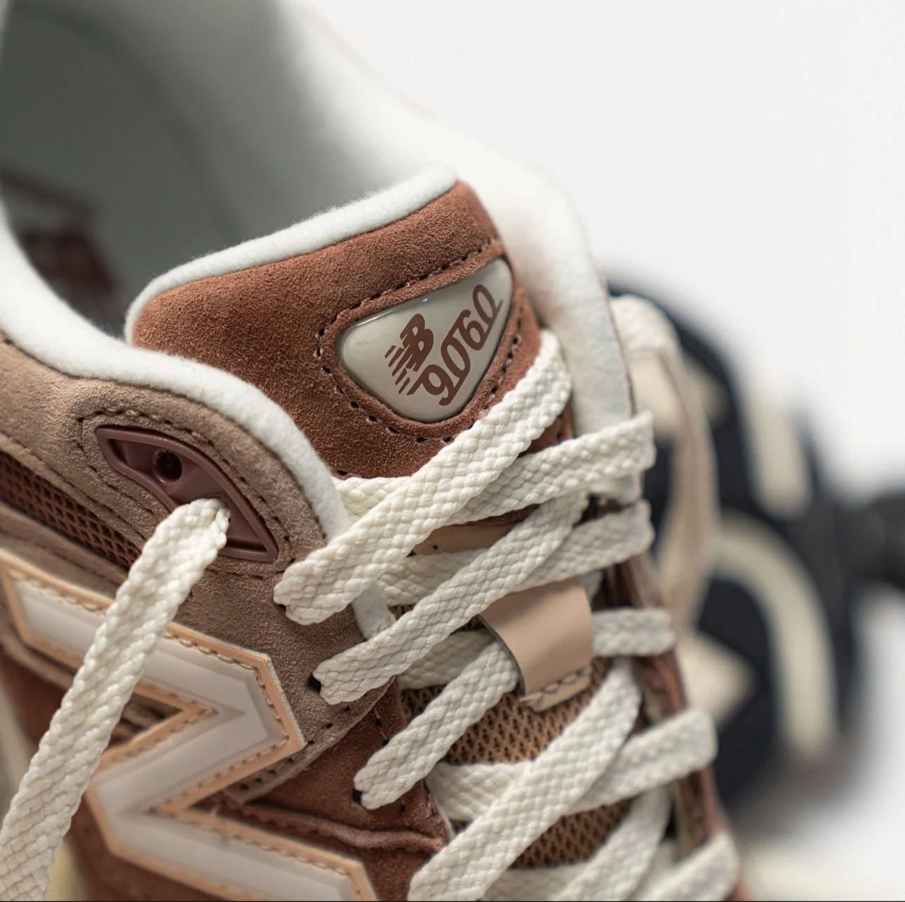 New Balance 9060 Sparrow Flat Taupe 