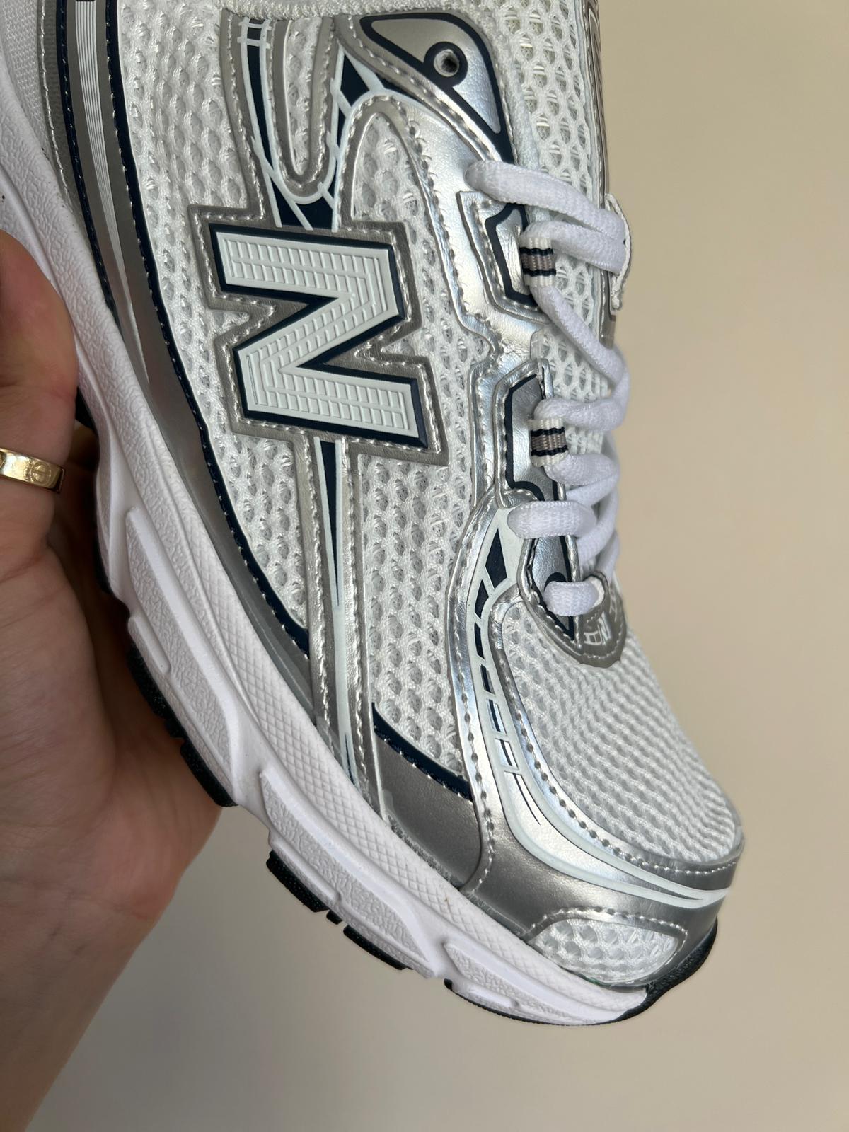 New Balance 740 Silver Black ( Dar Kalıp )