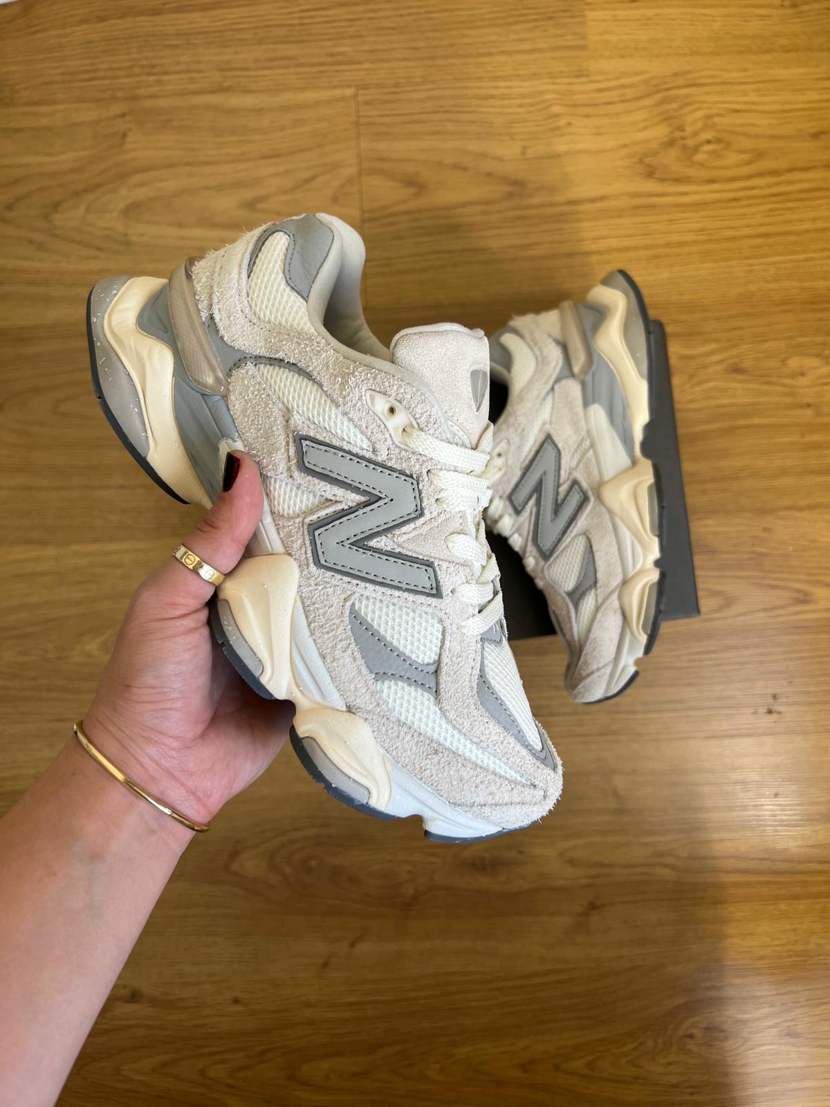 New Balance 9060 Suede ( Dar Kalıp )