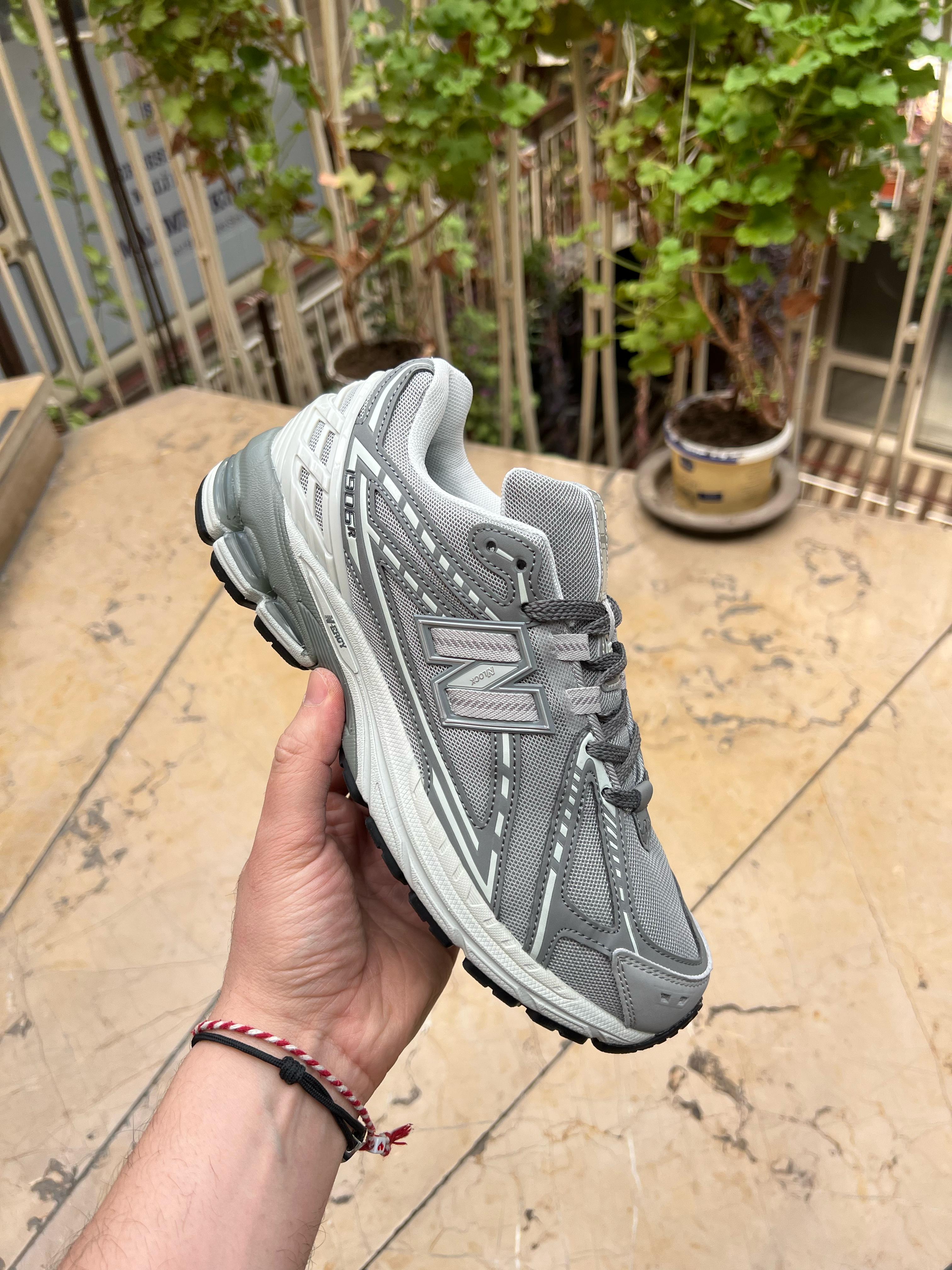 New Balance 1906R Grey