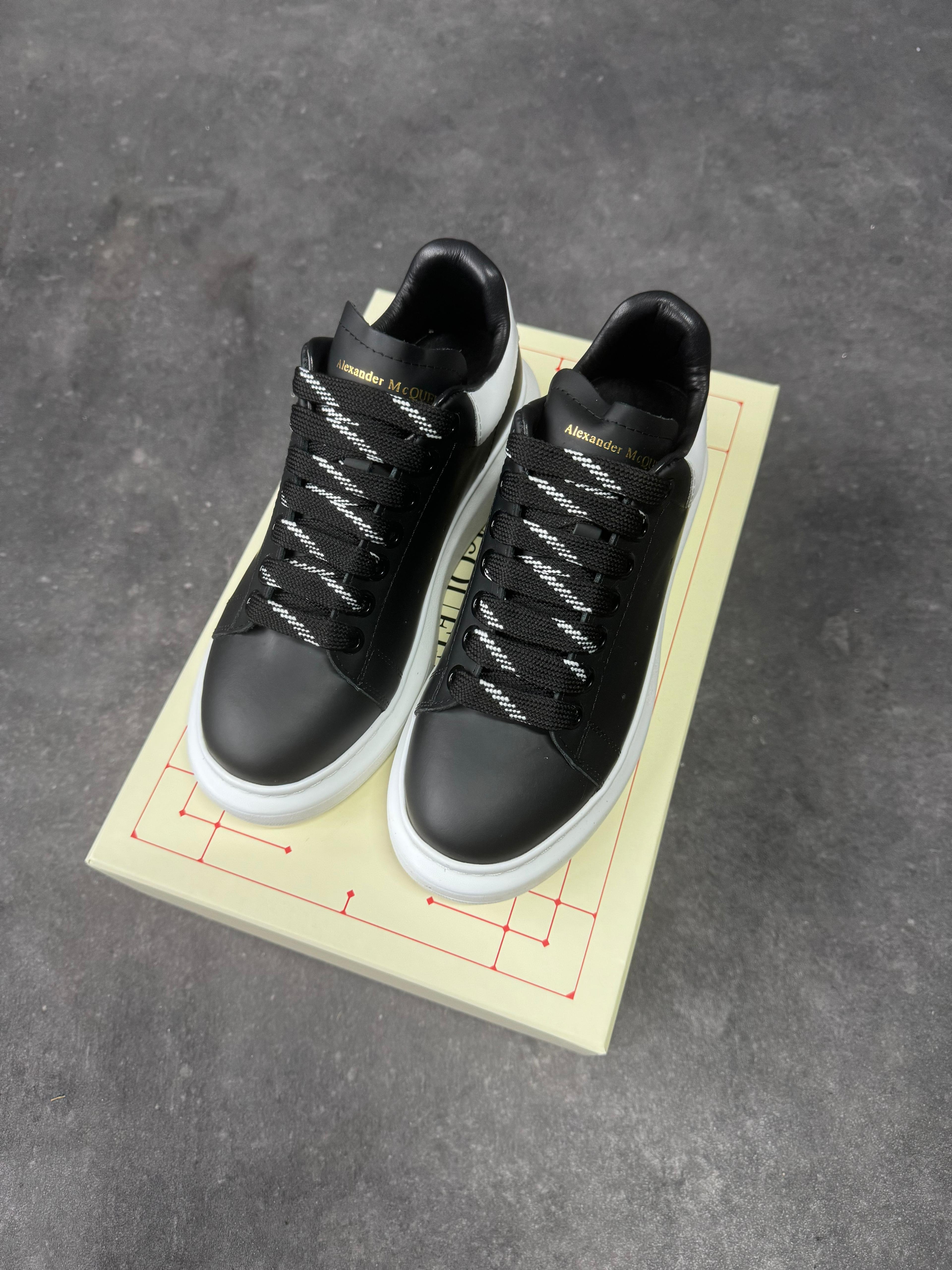 ALEXANDER MCQUEEN BLACK