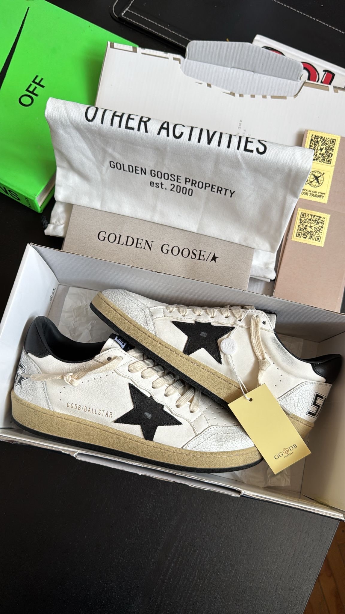 Golden Goose Ball Star ‘White Black’  
