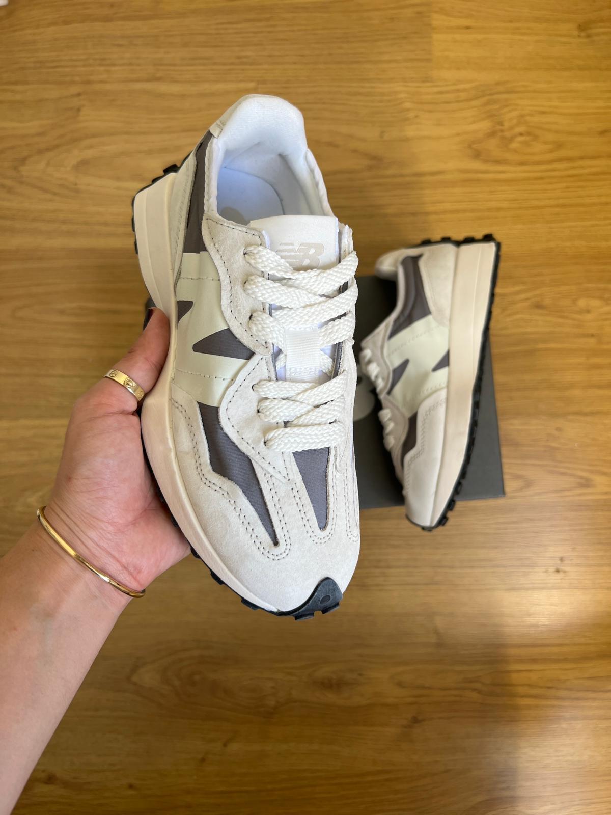 New Balance 327 Cream 