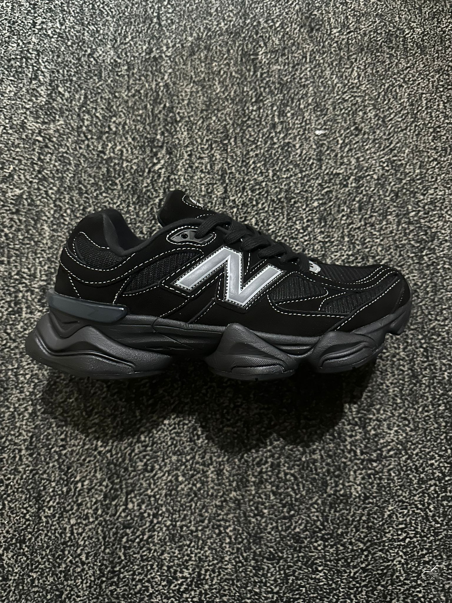 NEW BALANCE 9060 BLACK