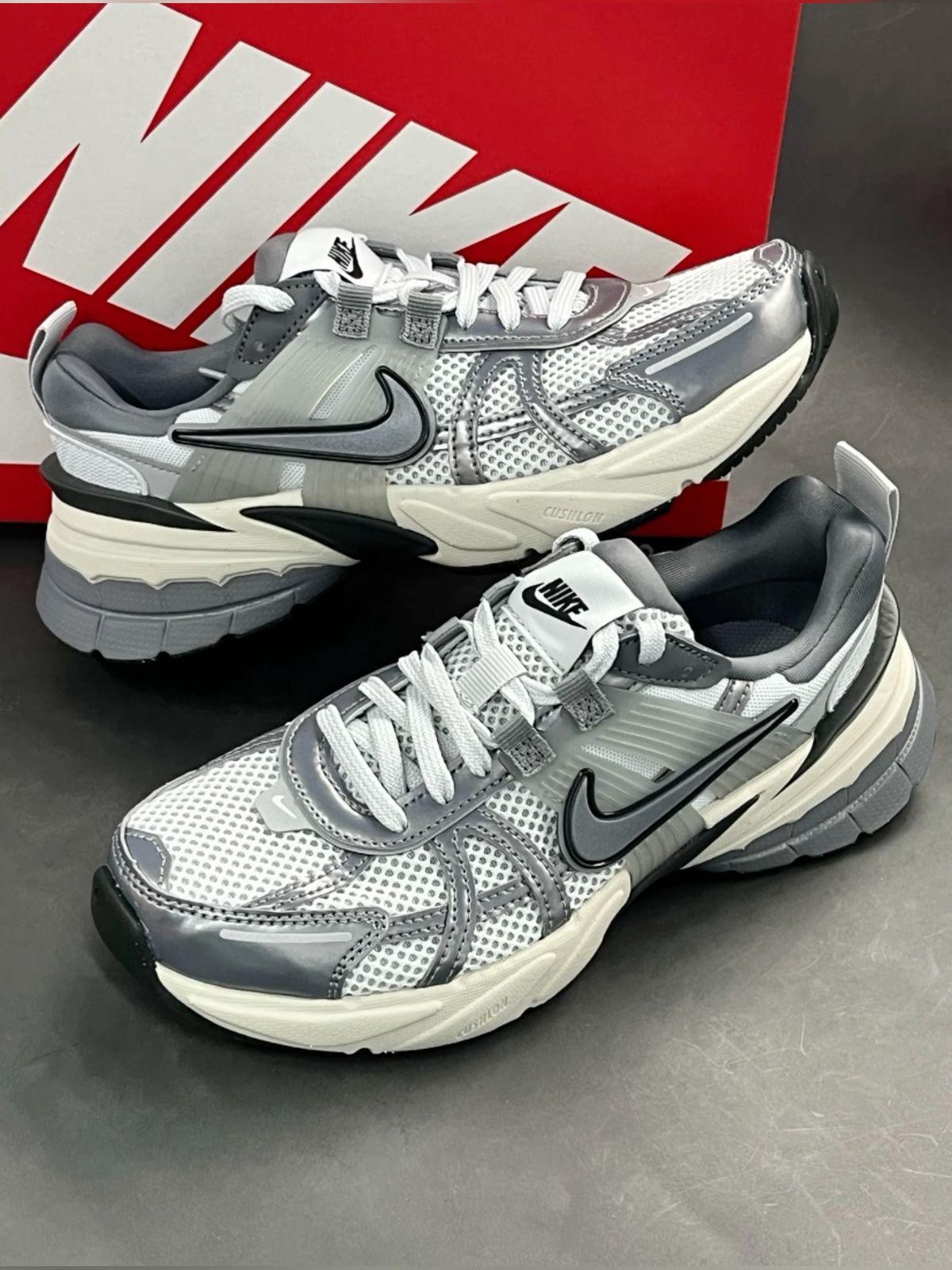 Nike V2K Run Metalik Gri