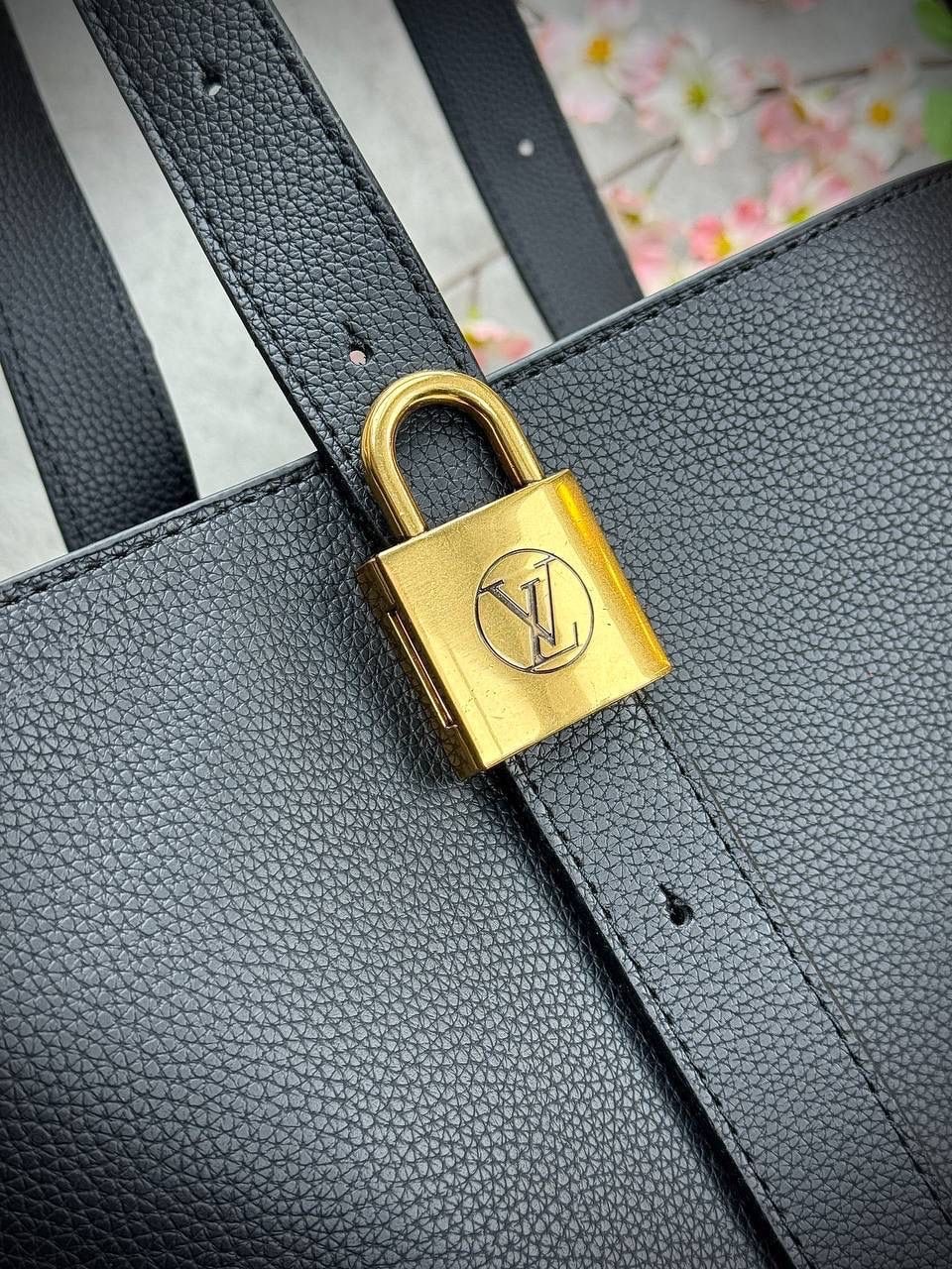 LV - Low Key Cabas MM 39 x 32 cm