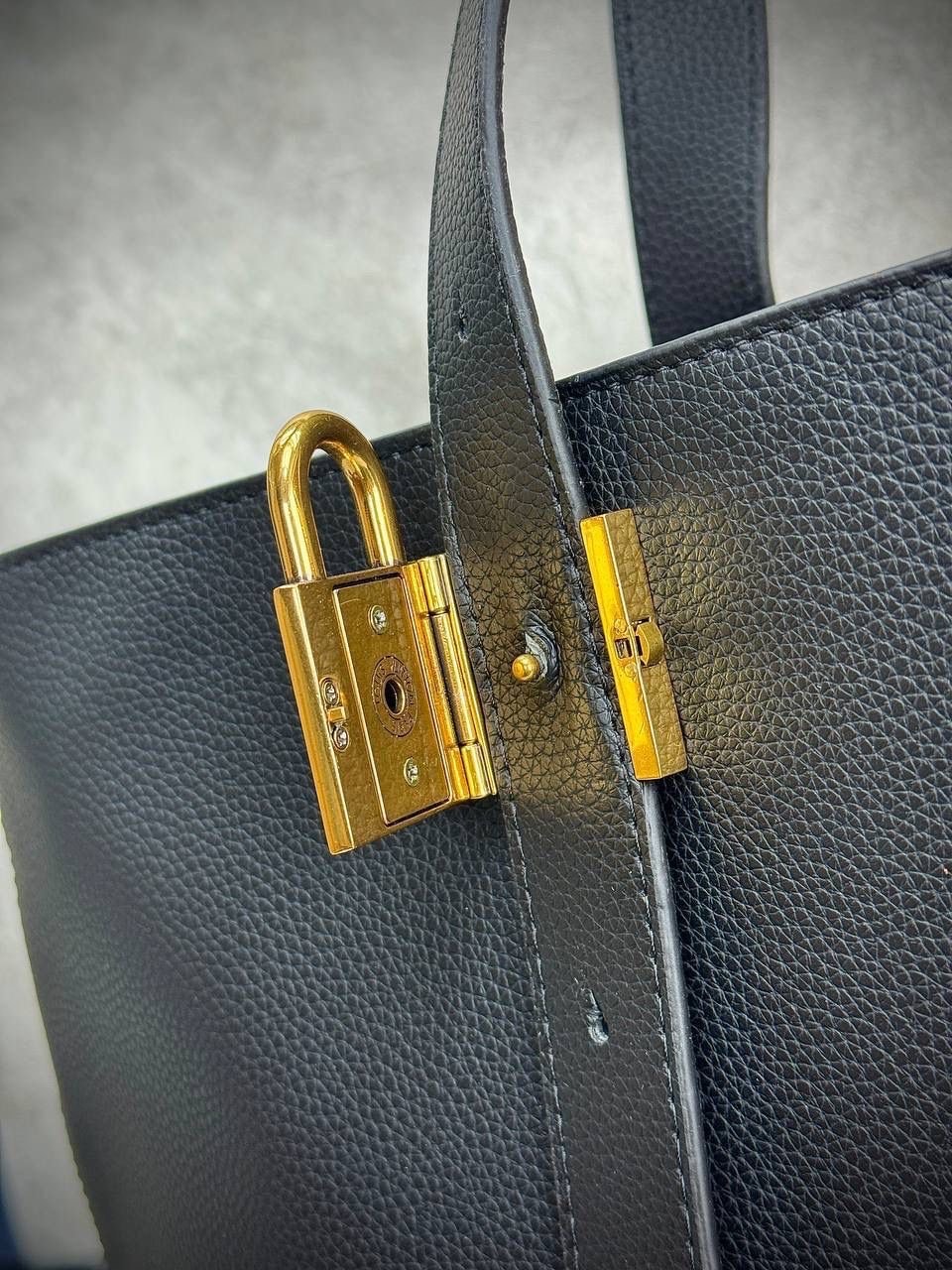 LV - Low Key Cabas MM 39 x 32 cm