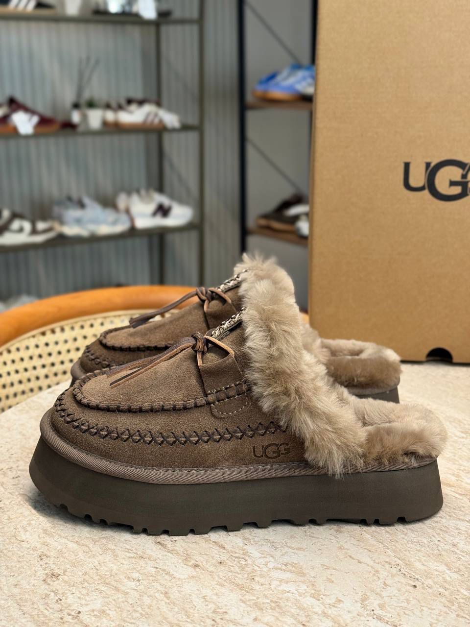 UGG DİSQUETTE ALPINE SLİPPER  İMPORTED ( Dar Kalıp )