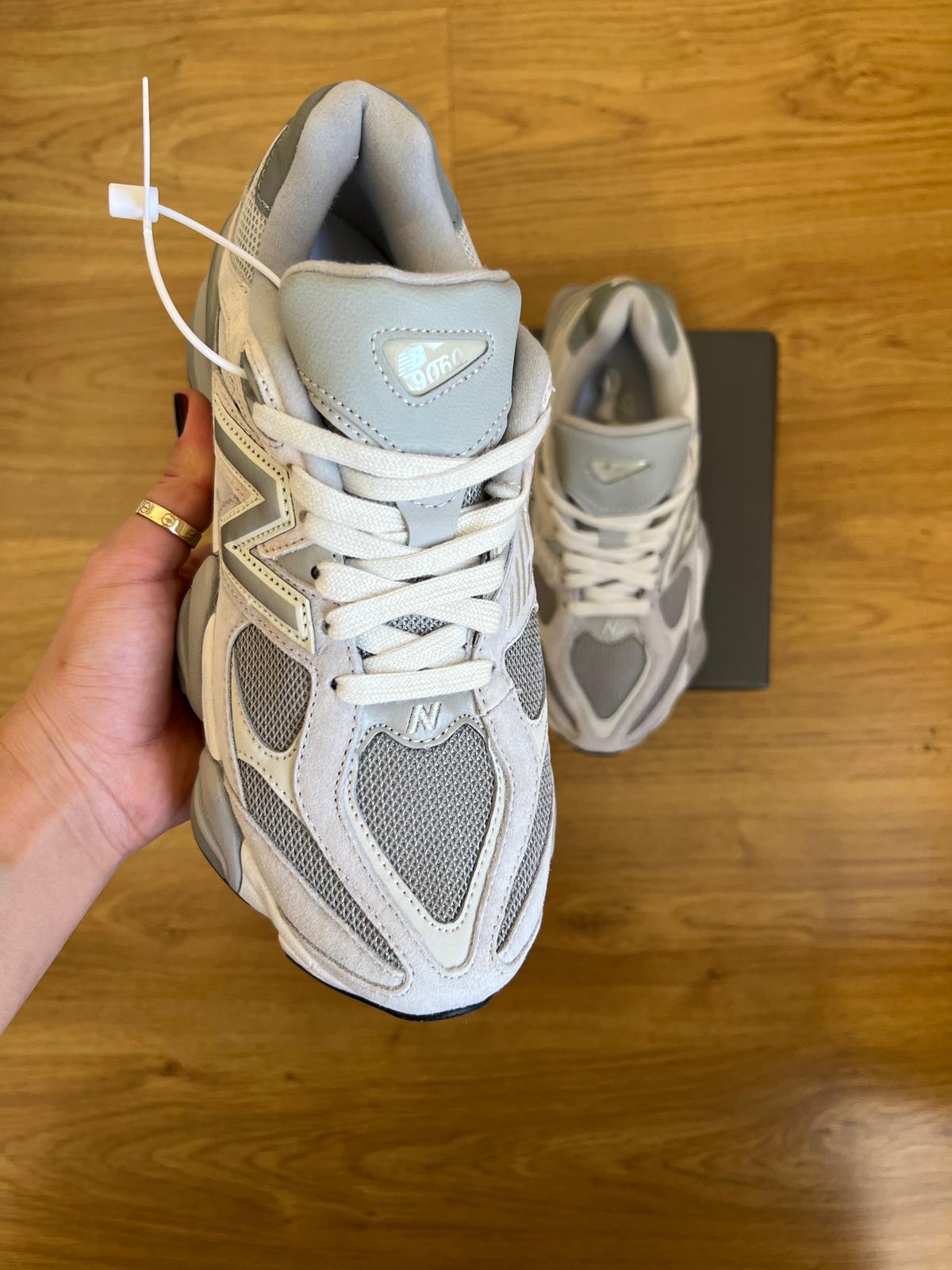 New Balance 9060 Gri ( Dar Kalıp )