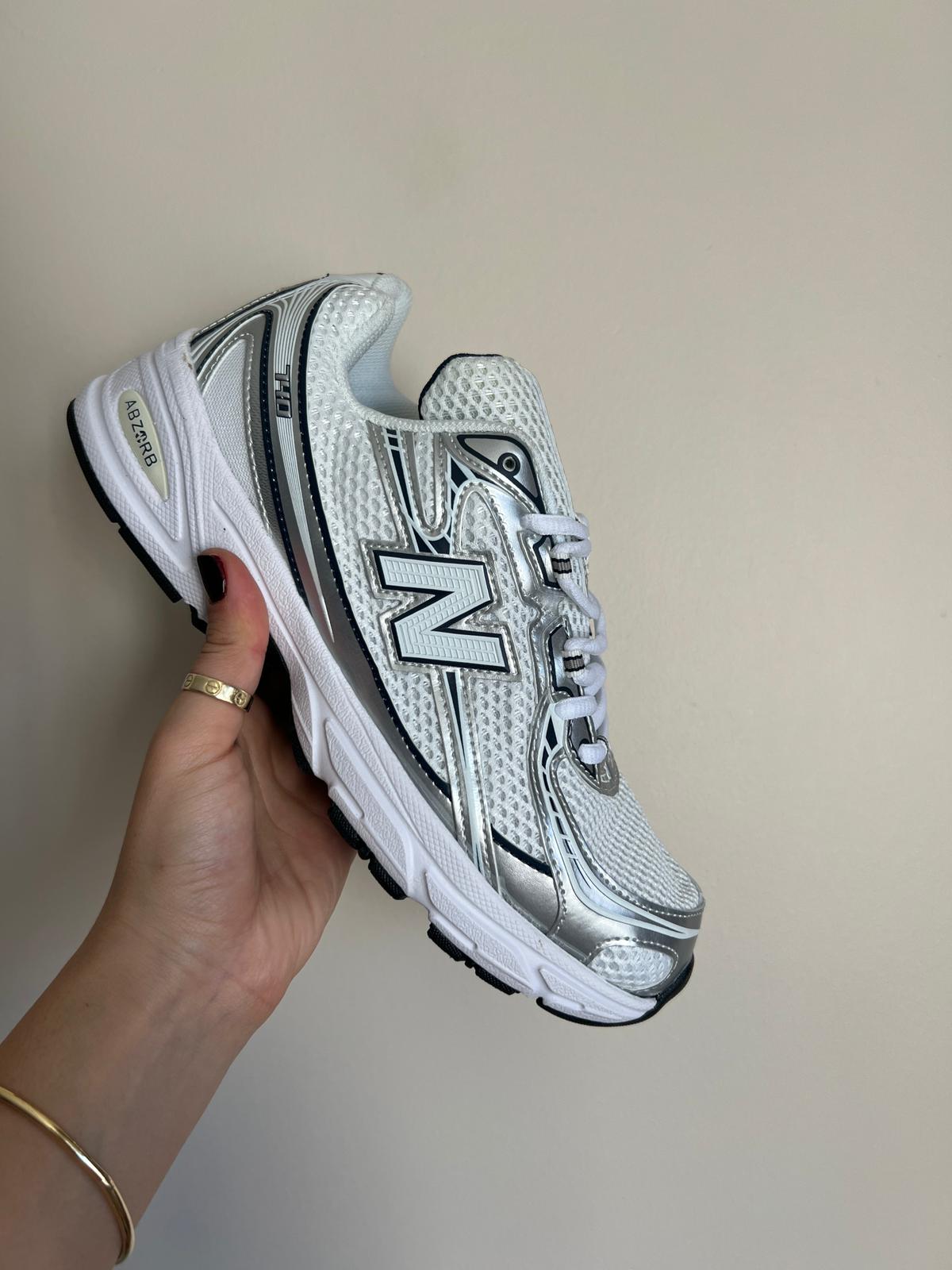 New Balance 740 Silver Black ( Dar Kalıp )