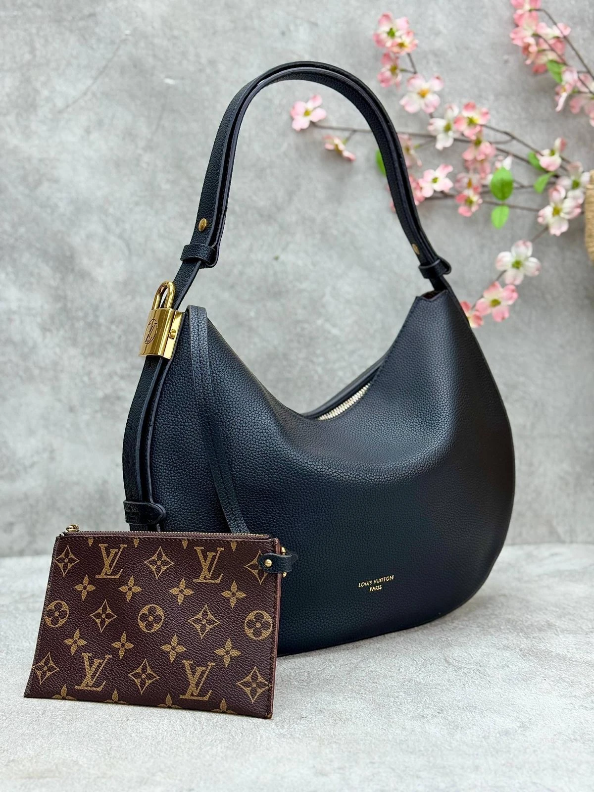 LV  Low Key Cookie MM Black