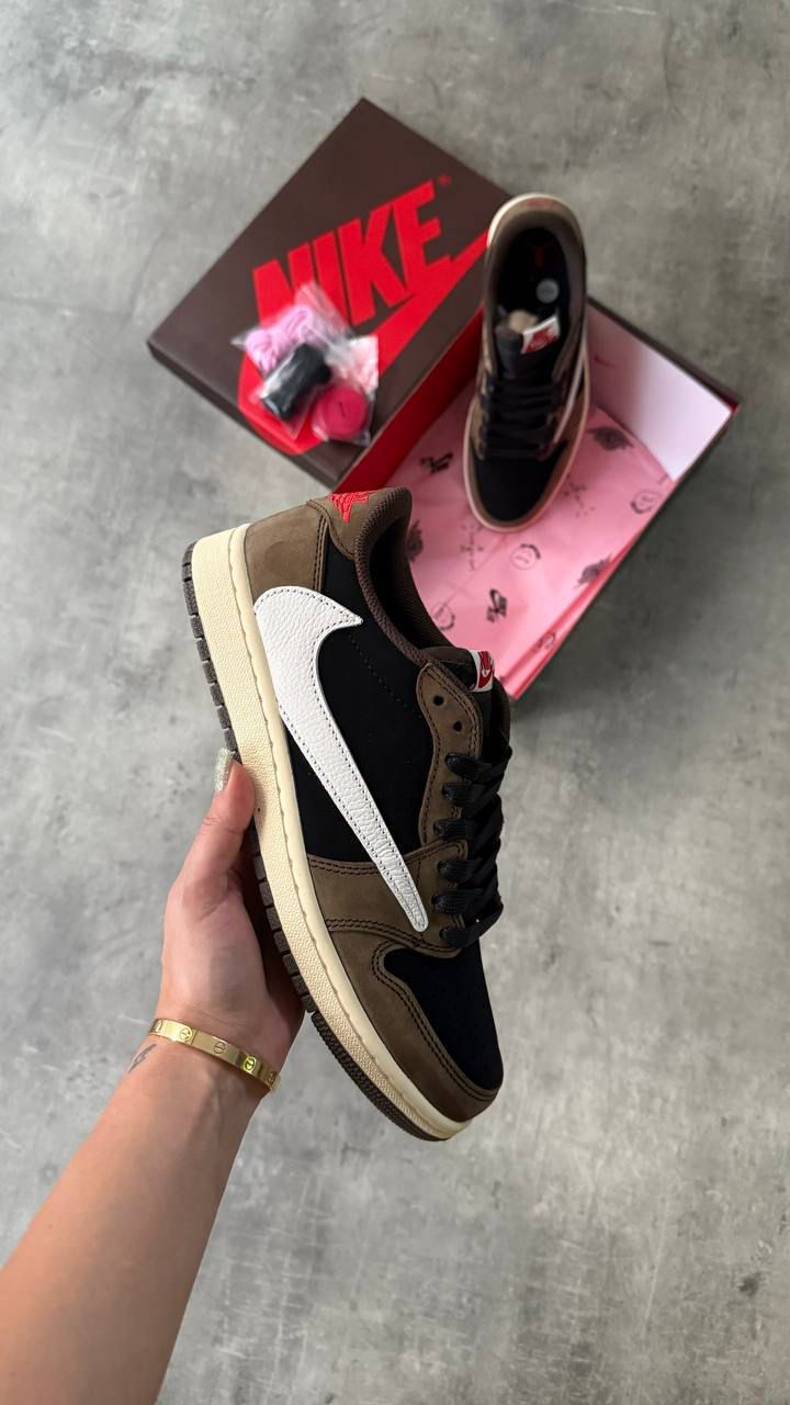 靴 Nike Air Jordan 1 Low og travis scott Nike Air Jordan 1 Low OG x Travis Scott Dark Mocha