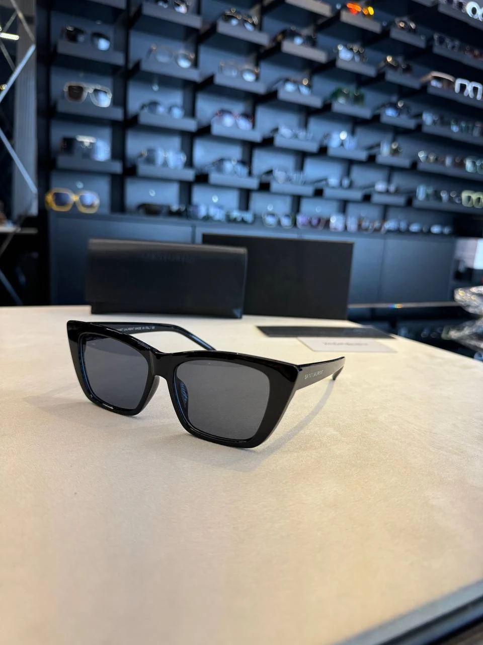 Yves Saint Laurent Black ( Premium ) 