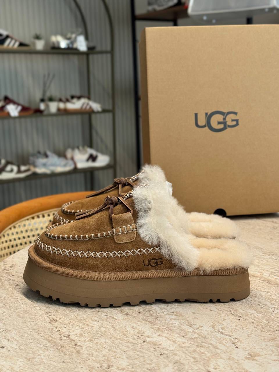 UGG DİSQUETTE ALPINE SLİPPER  İMPORTED ( Dar Kalıp )