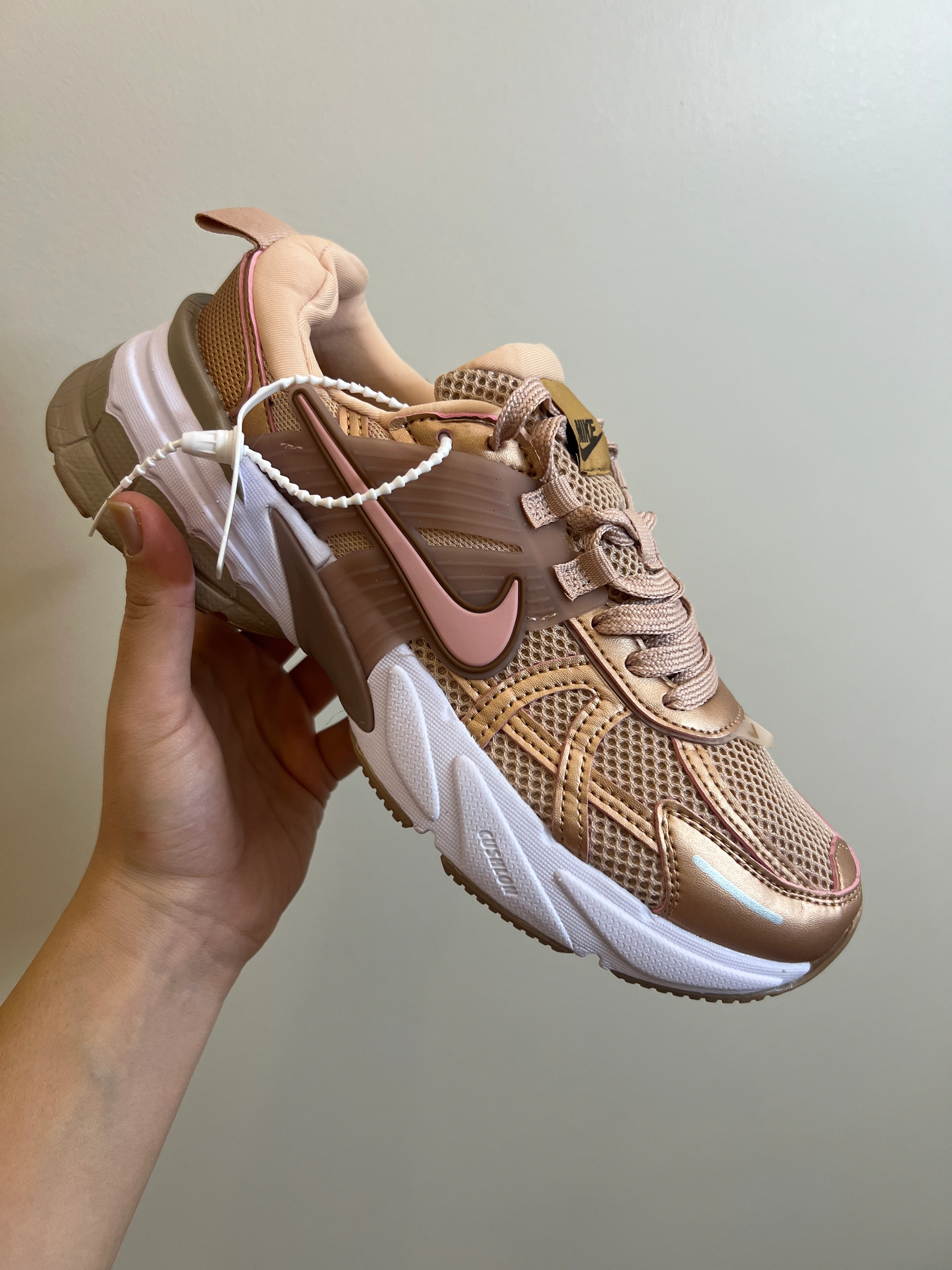 Nike V2K Run ( Dar Kalıp )