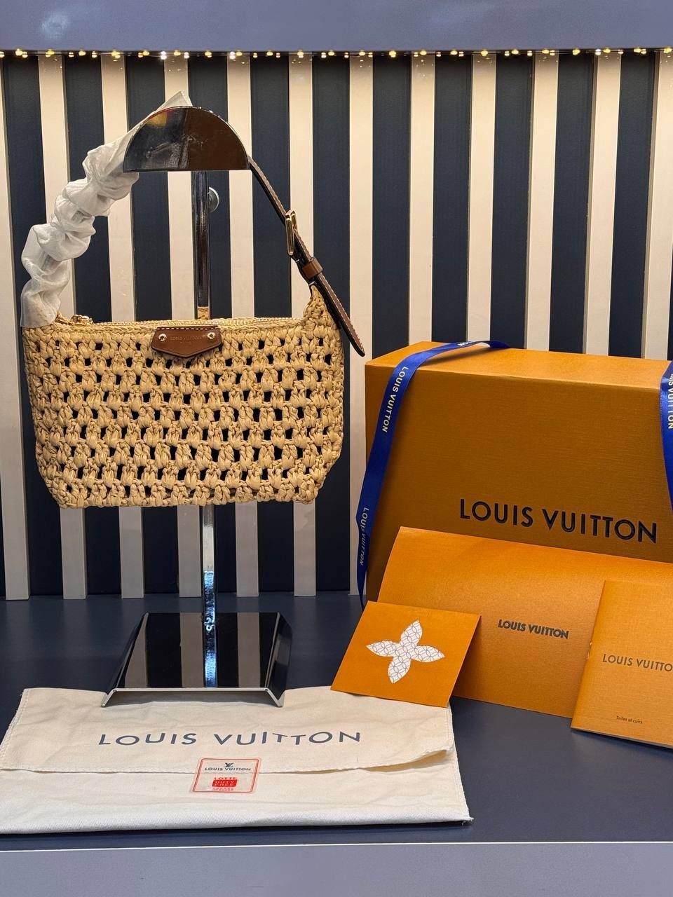 LV Hils Pochette 18.5x11cm ( Premium )