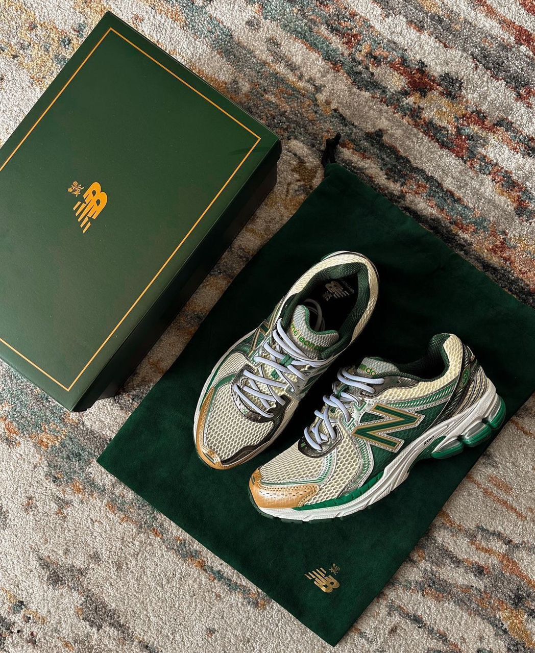 New Balance 860 v2 GREEN