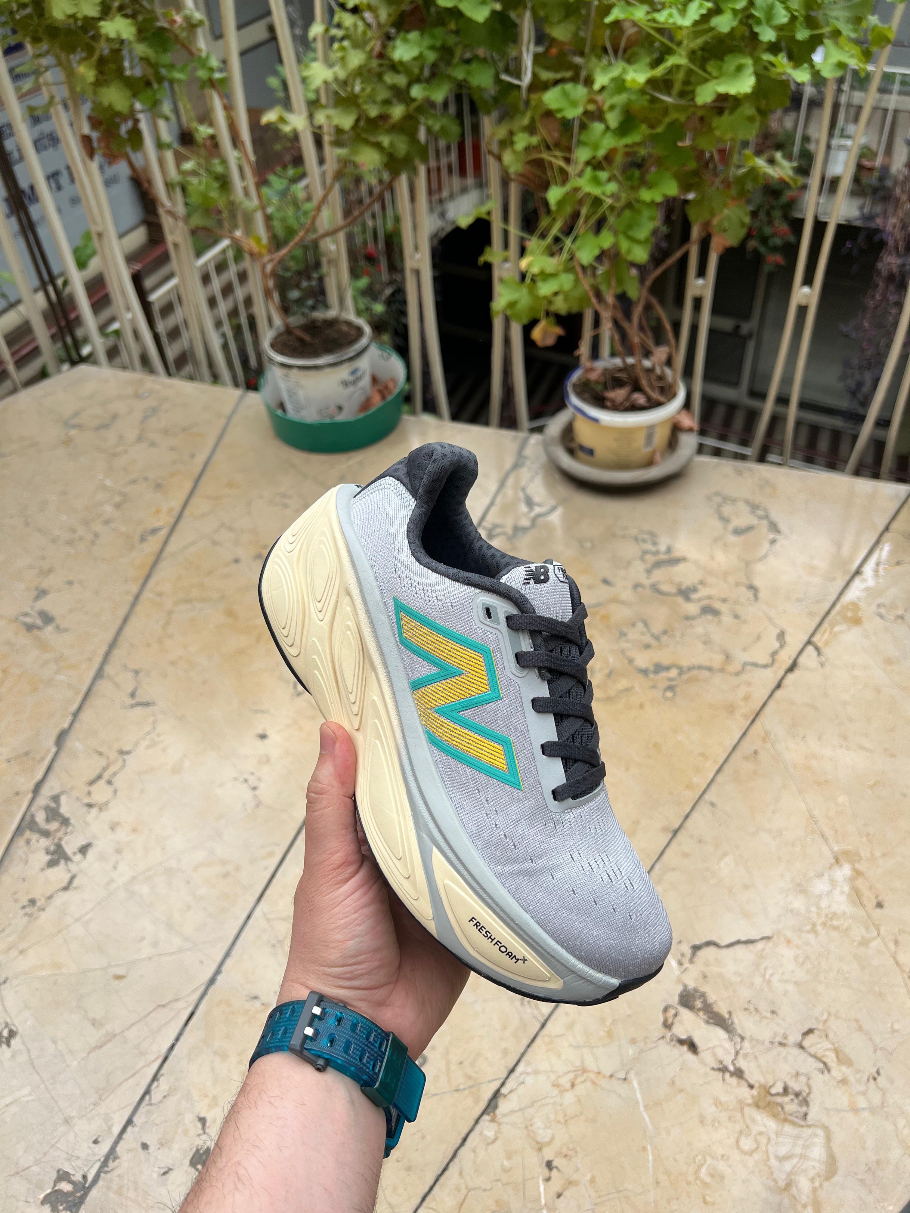 New Balance Fresh Foam x More V5 - Brighton Grey Calcium Cyber Jade   