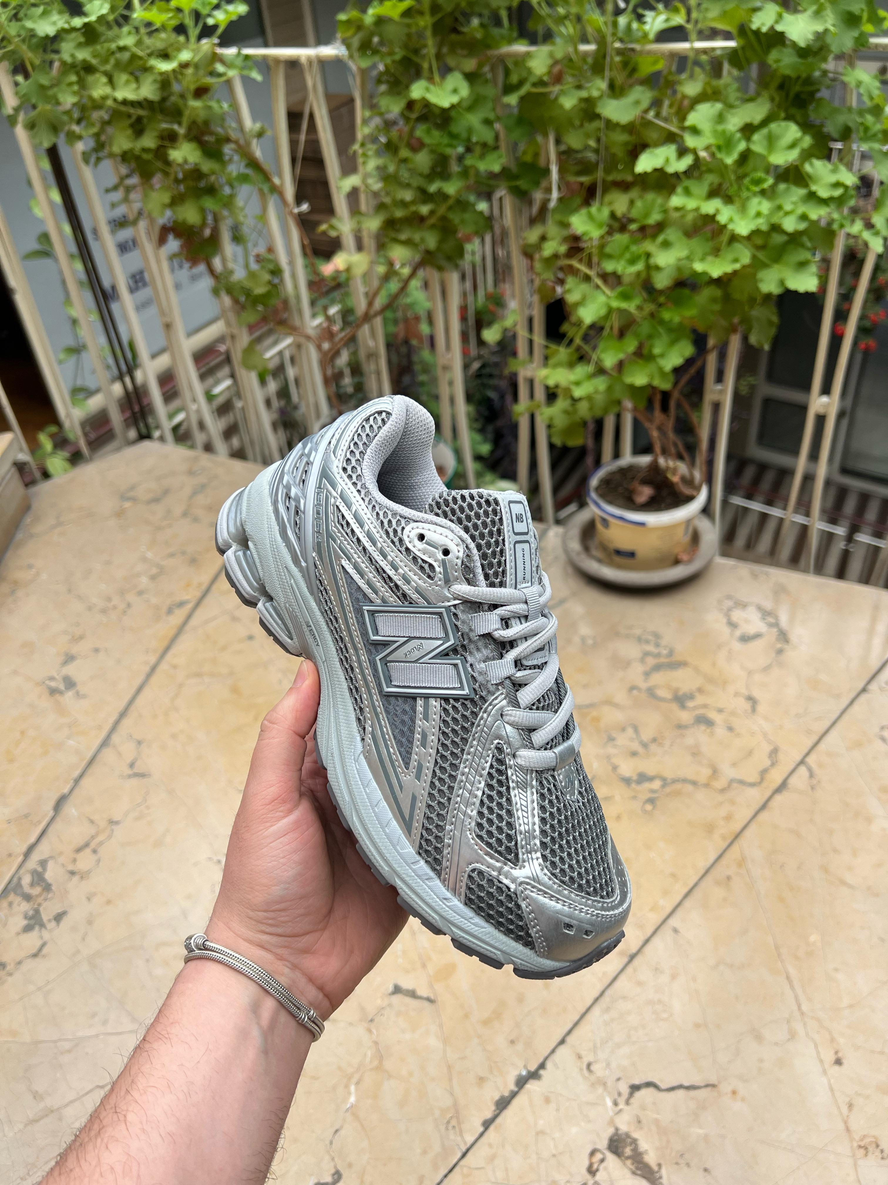 New Balance 1906R Silver