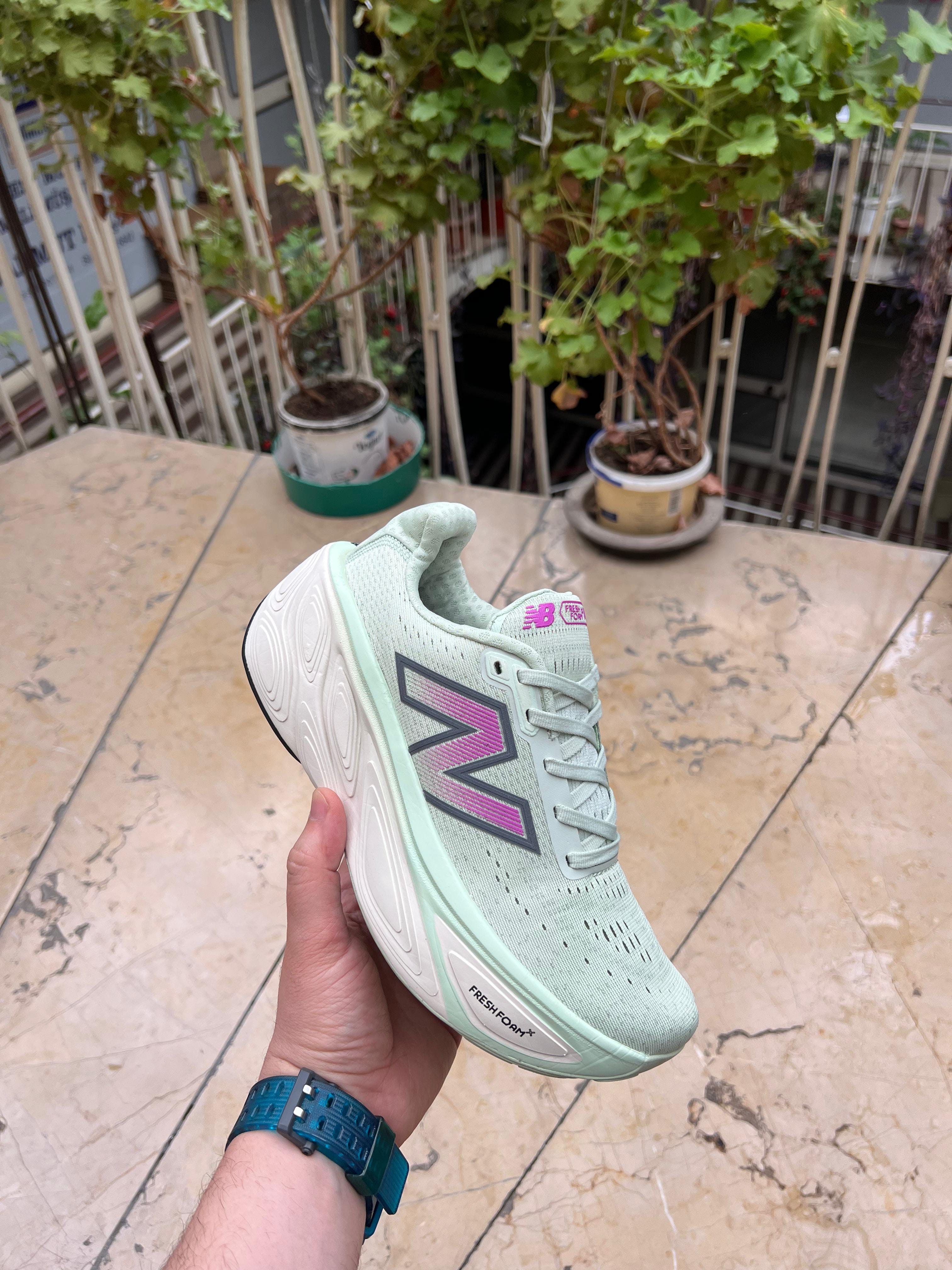 New Balance Fresh Foam x More V5- Natural Mint Purple Fuchsia Black   