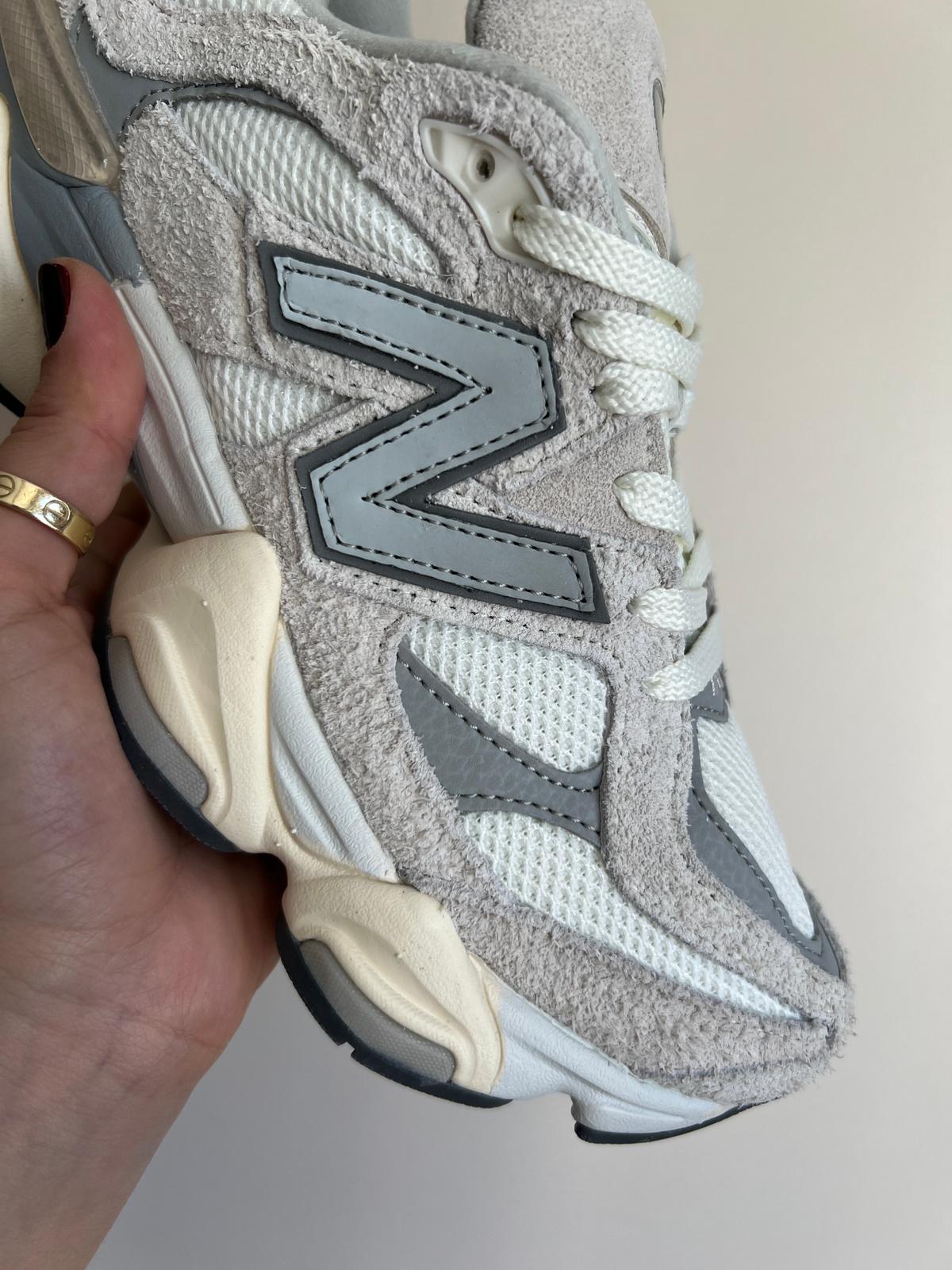 New Balance 9060 Suede ( Dar Kalıp )