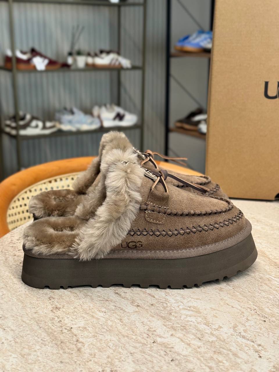UGG DİSQUETTE ALPINE SLİPPER  İMPORTED ( Dar Kalıp )