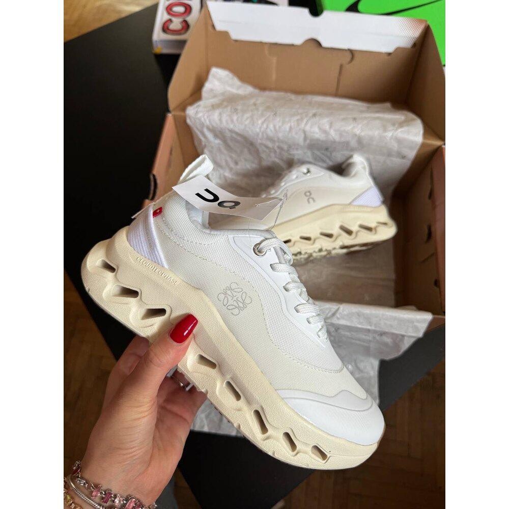 Loewe White 