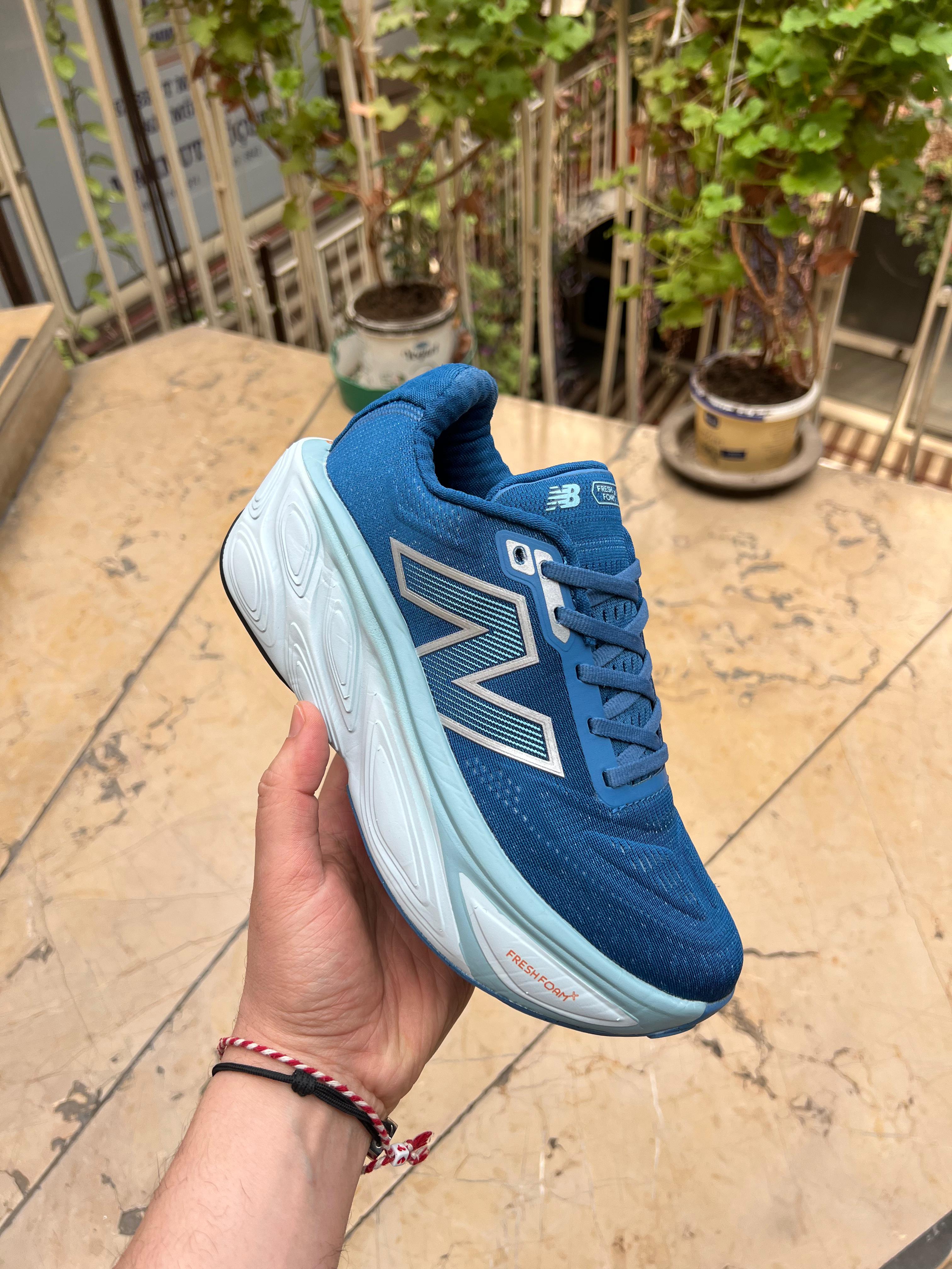 New Balance Fresh Foam x More V5 Blue
