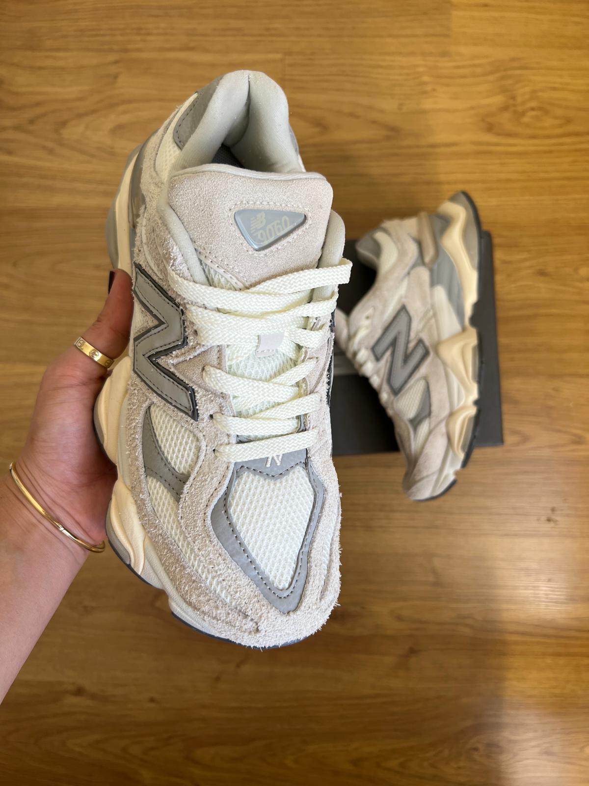 New Balance 9060 Suede ( Dar Kalıp )