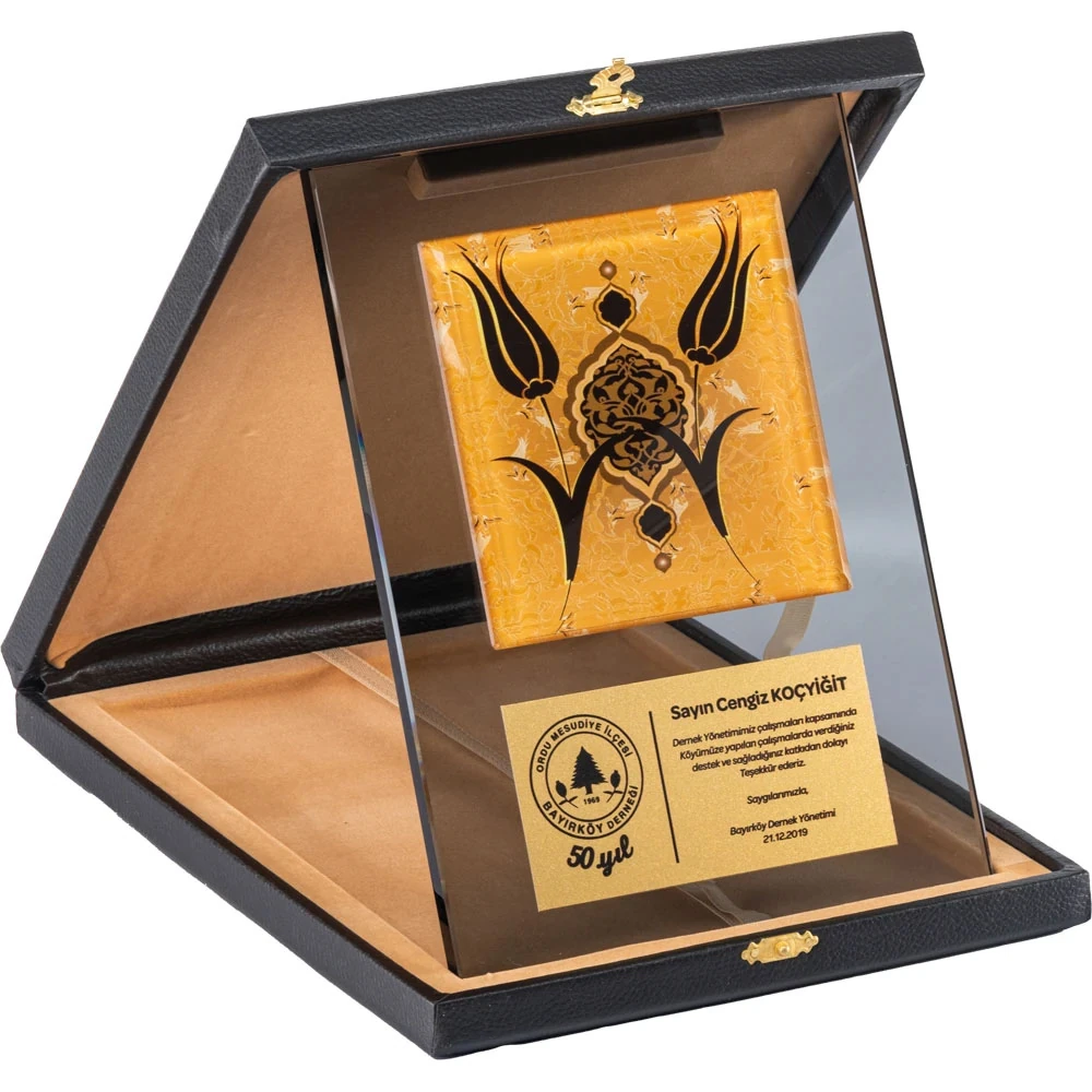 EKT-710 Kutulu Kristal Plaket