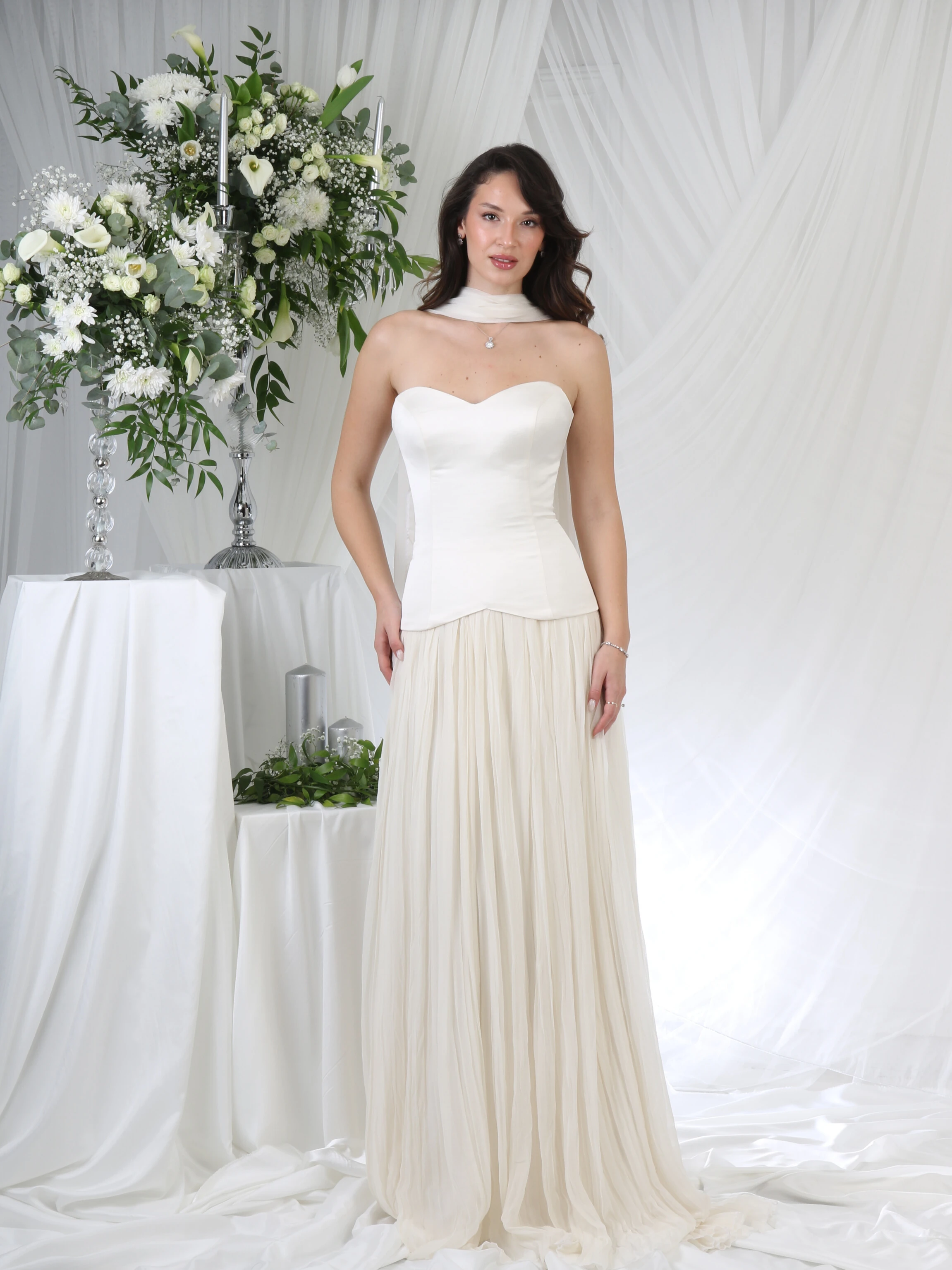 Contemporary Grace Sade Nişan Elbisesi