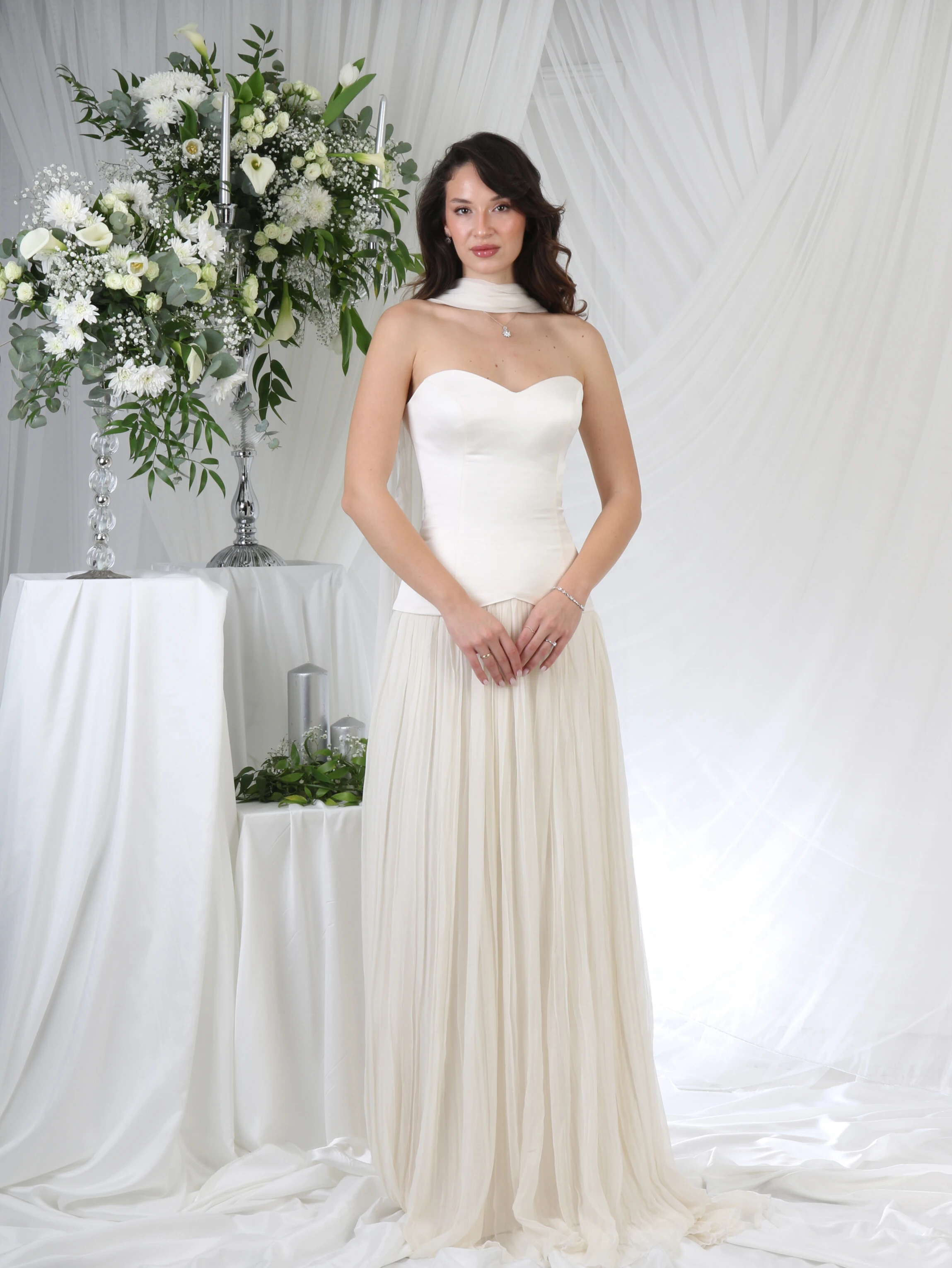 Contemporary Grace Sade Nişan Elbisesi